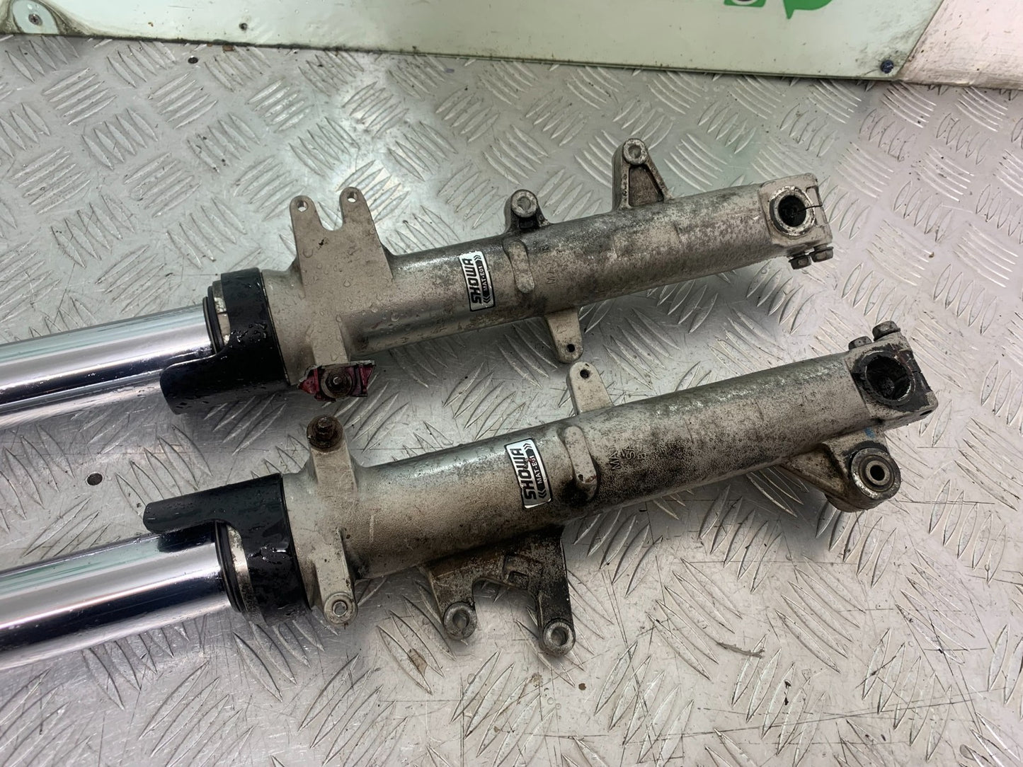 HONDA CBR1100 BLACKBIRD FORKS   YEAR 1999-2005 (CMB1232)
