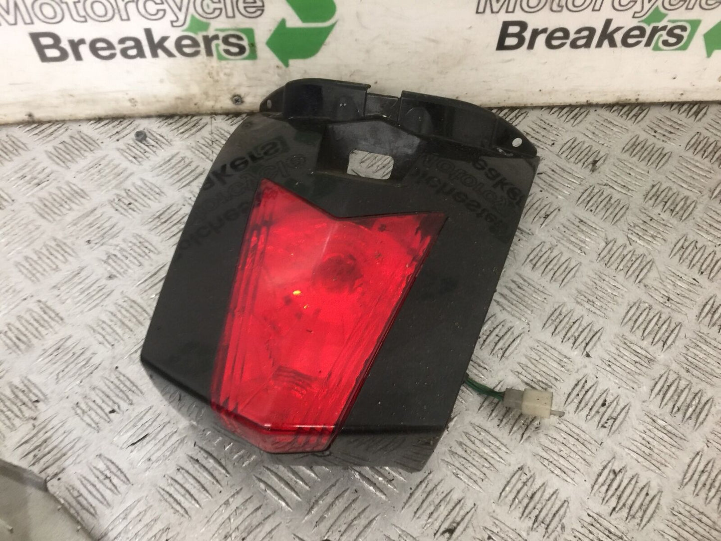 PEUGEOT GEOPOLIS 125 REAR LIGHT YEAR 2011  (STOCK 887)