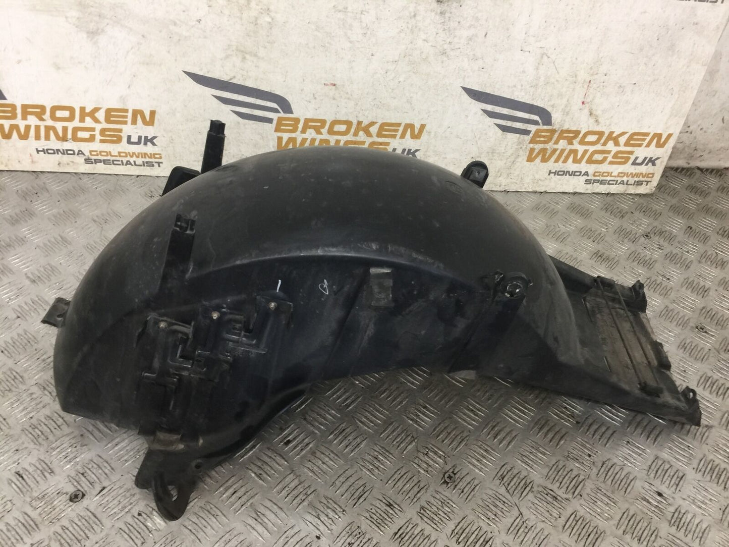HONDA GL1800 GL 1800 INNER MUDGUARD  YEAR 2004-10 ABS (STOCK 890)
