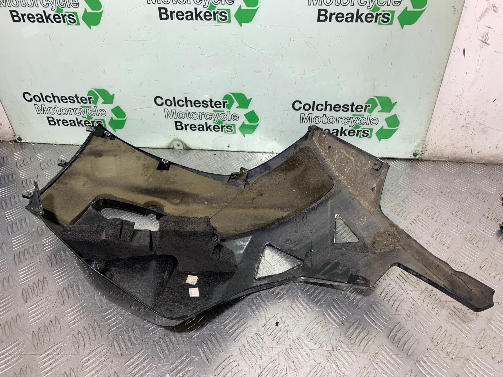 TRIUMPH 1050 SPRINT GT LEFT FAIRING PANEL  YEAR 2010-2016 (CMB1250)