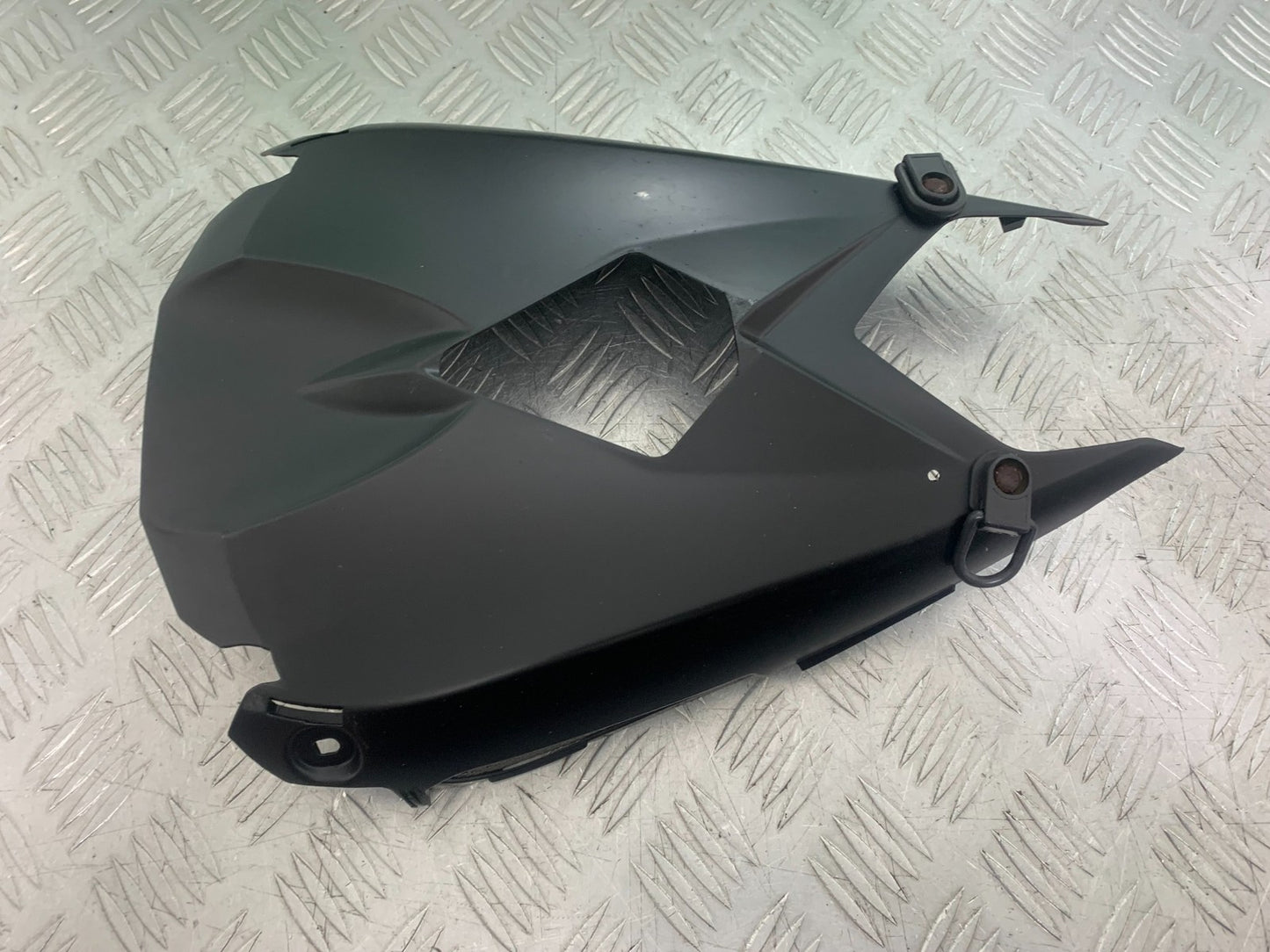 TRIUMPH 675 STREET TRIPLE RX UNDERTRAY   2015- 2017 (CMB1299)