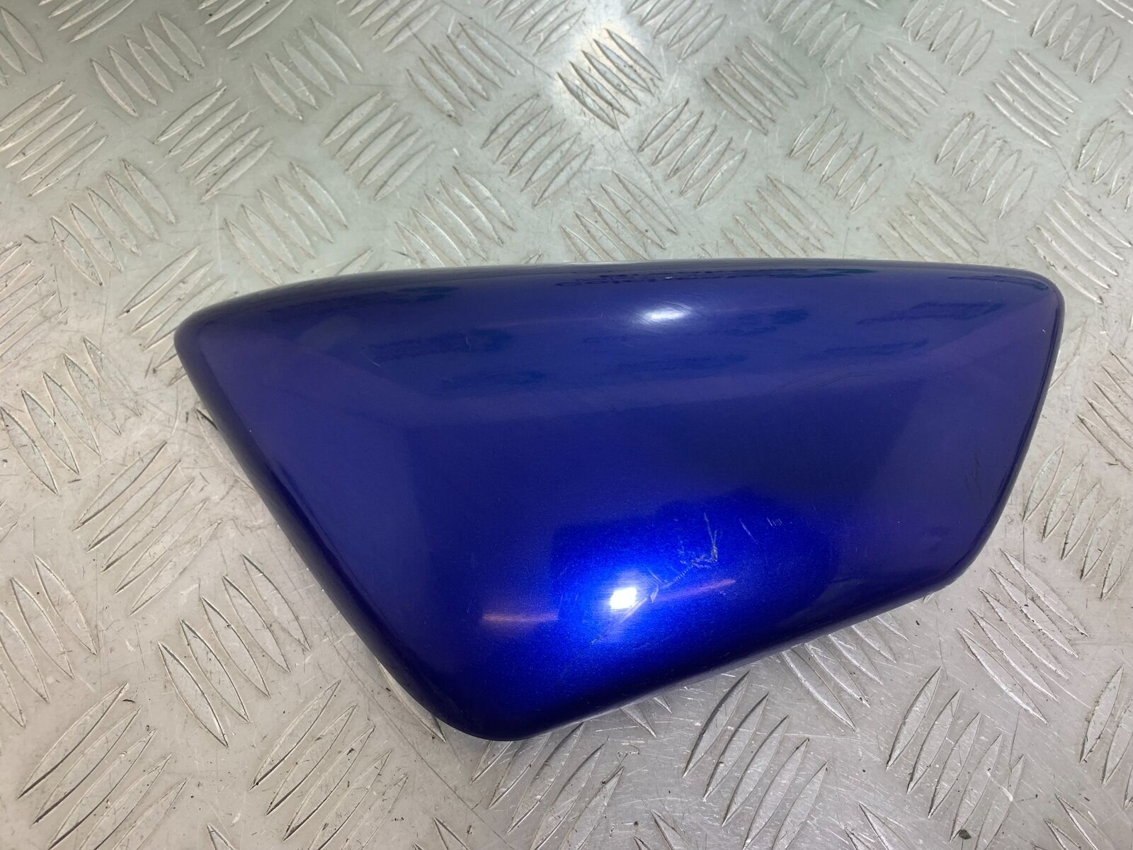 TRIUMPH THUNDERBIRD 1600 RIGHT SEAT PANEL   YEAR 2011 (CMB1107)
