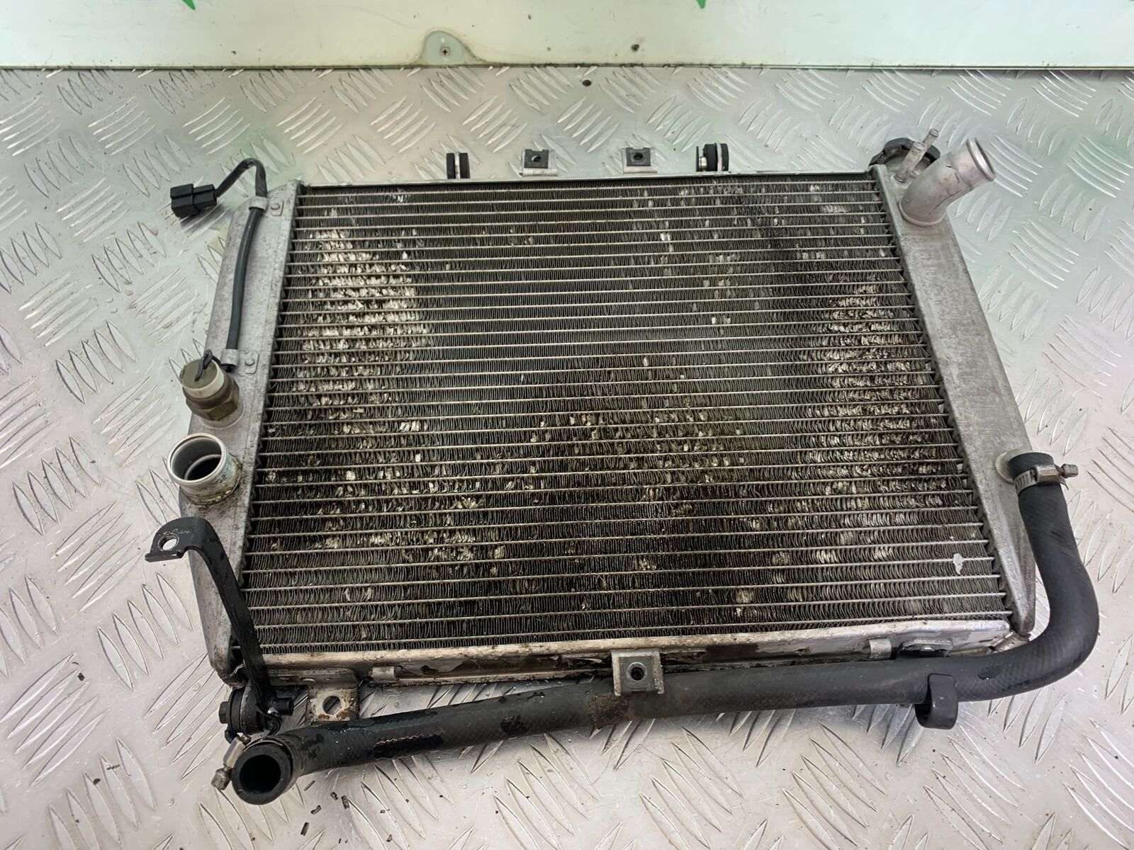 KAWASAKI ZX12R ZX12 R RADIATOR  YEAR 2000-01 (CMB1038)