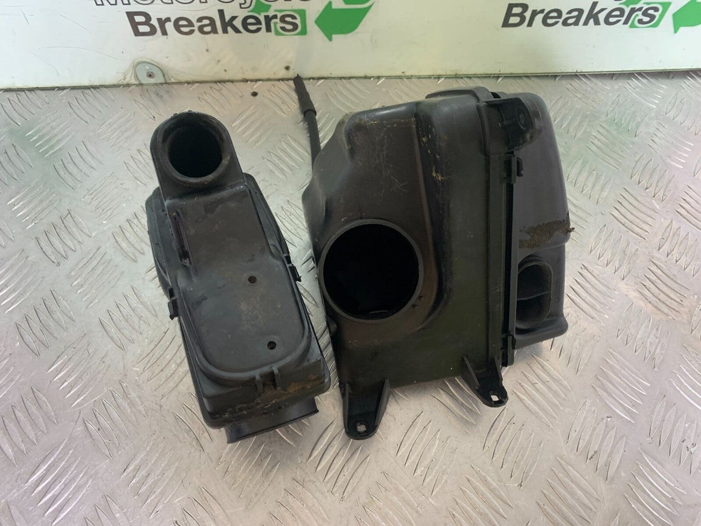 SUZUKI VS1400 VS 1400 INTRUDER AIRBOX YEAR 1988 (CMB1077)