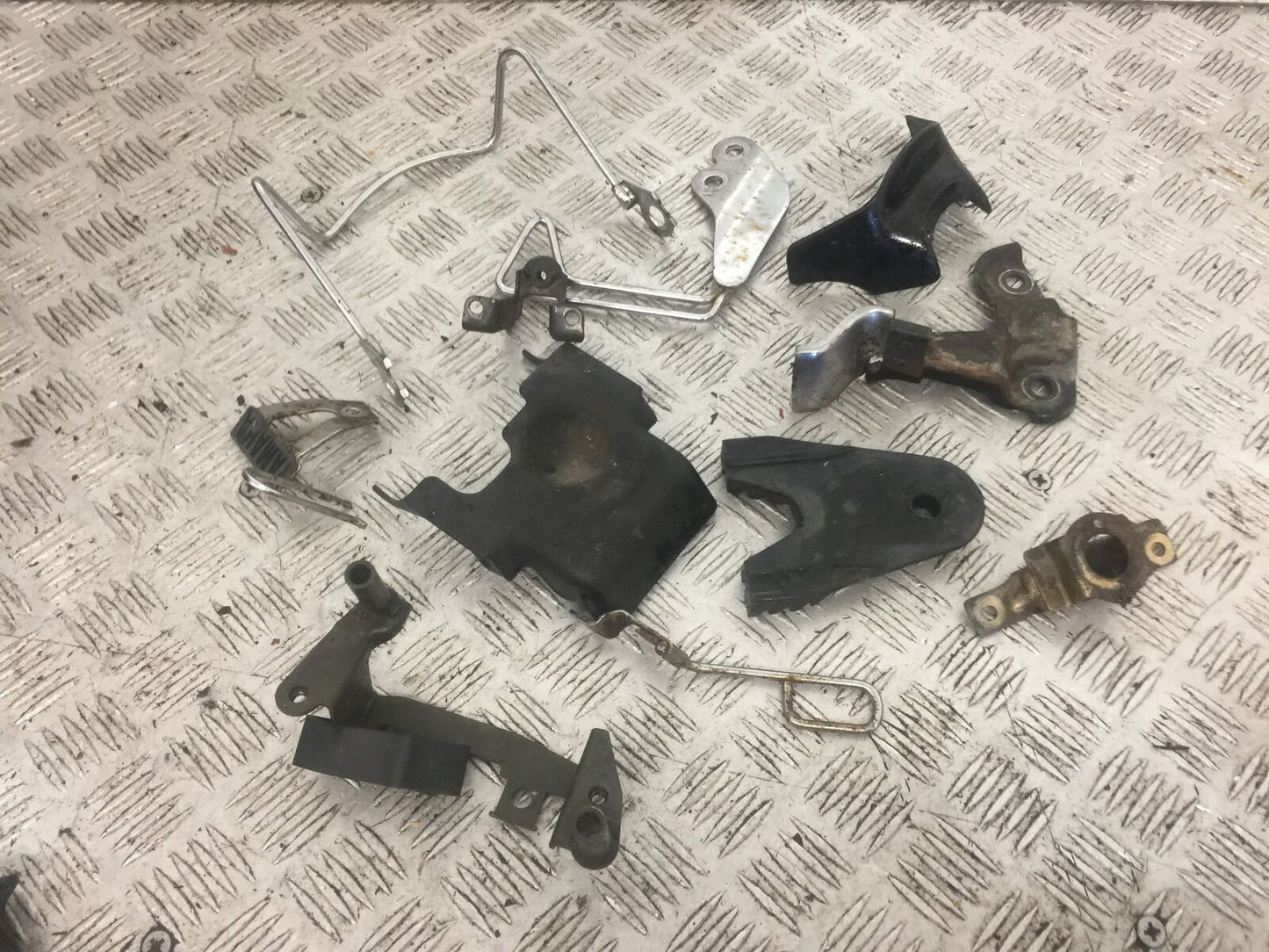 YAMAHA XV535 XV 535 VIRAGO BRACKETS AND INFILLS   YEAR 1994-02 (STOCK 772)