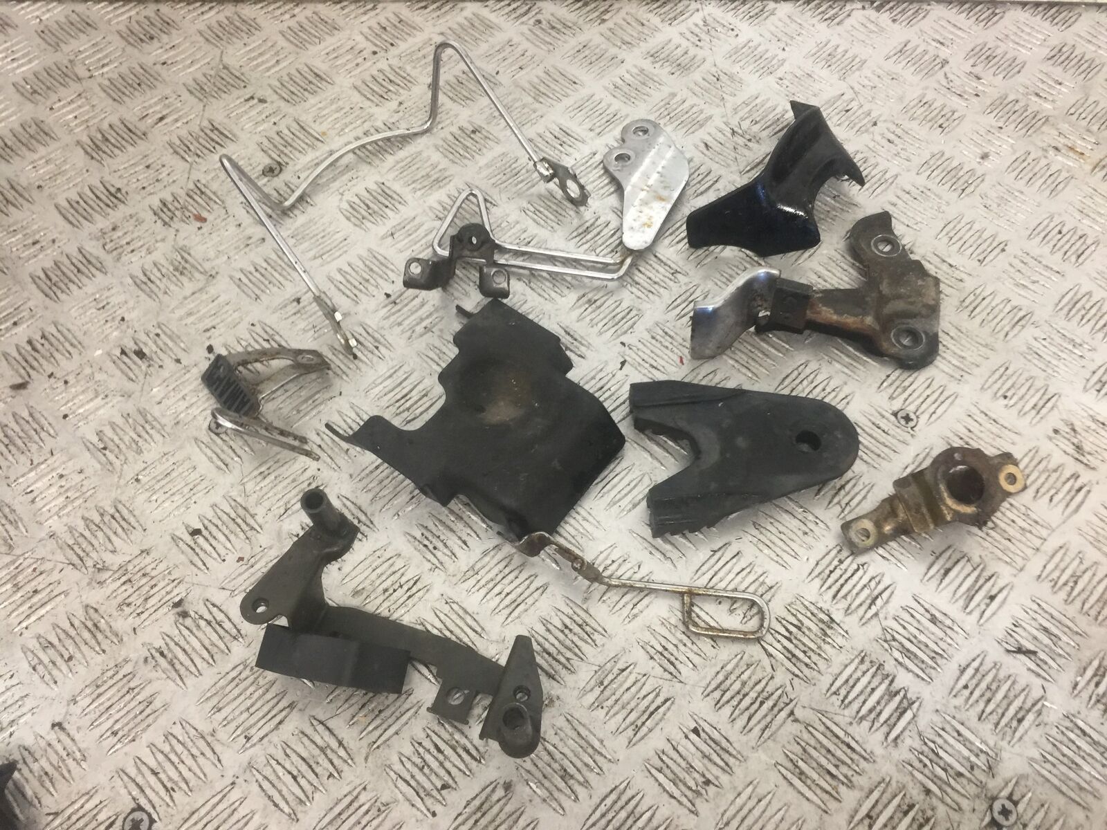 YAMAHA XV535 XV 535 VIRAGO BRACKETS AND INFILLS   YEAR 1994-02 (STOCK 772)