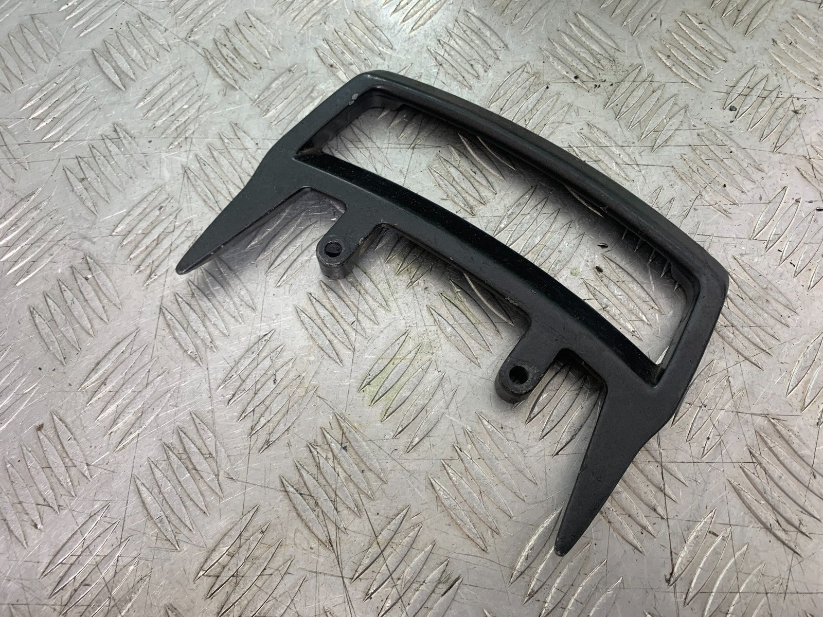 KAWASAKI GPX 750 GPX 750 GRAB RAIL   YEAR 1990