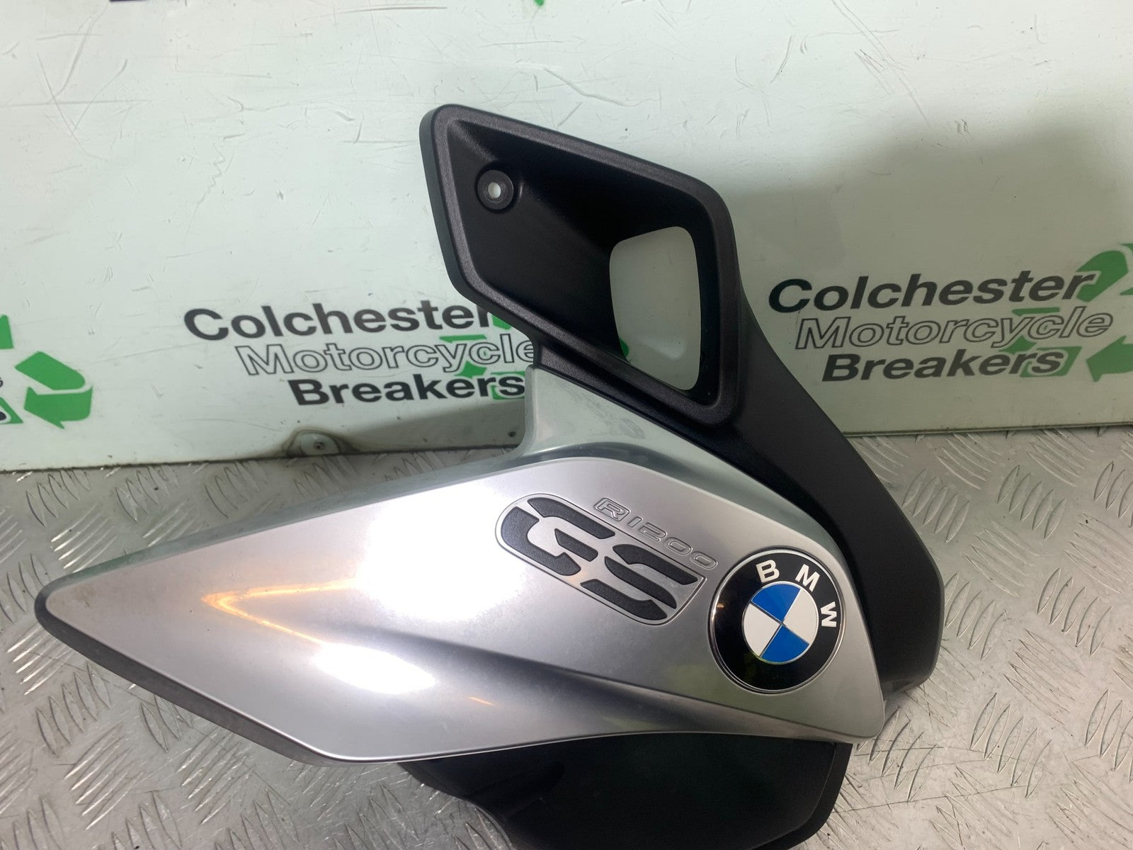 BMW R1200 R 1200 GS LEFT SIDE FAIRING  YEAR 2013-2016 (CMB1257)