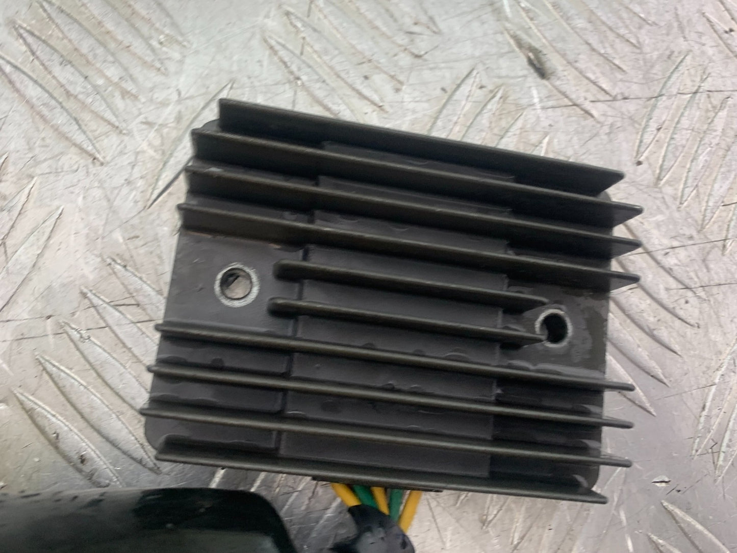 HONDA CBR1100 BLACKBIRD REGULATOR   YEAR 1999-2005 (CMB1232)