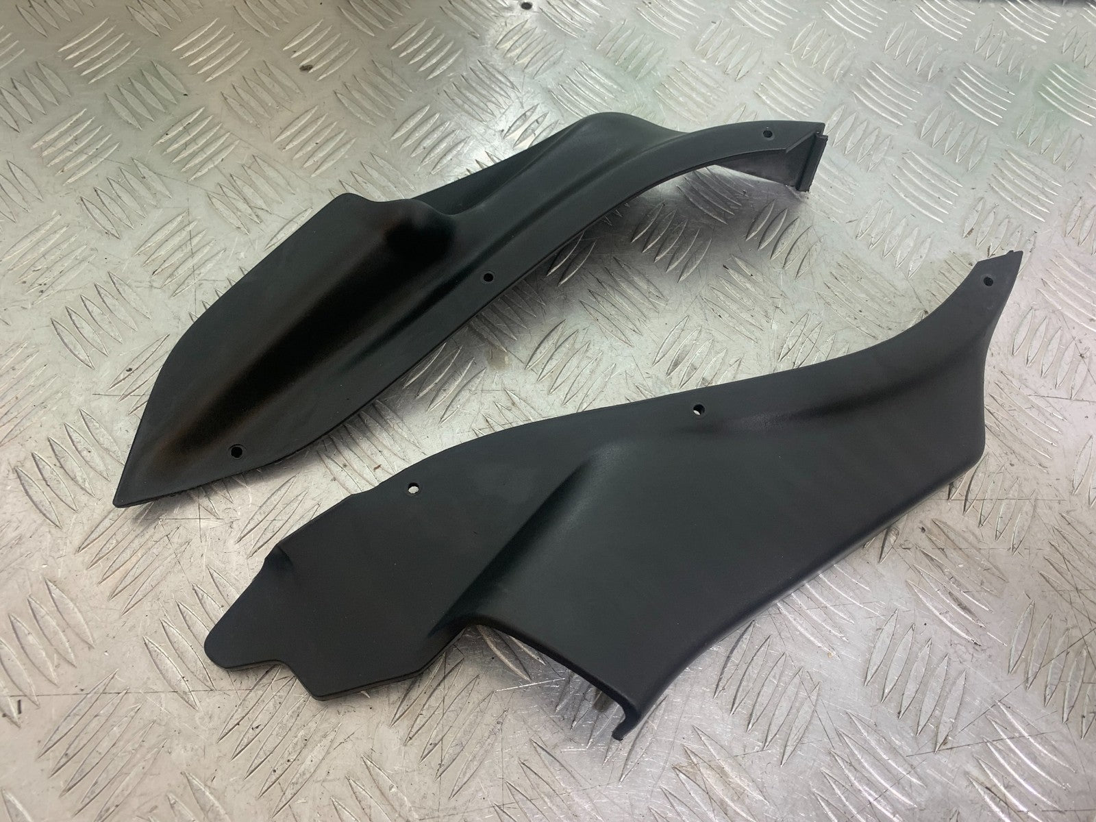 BMW R850 R R850R LEFT AND RIGHT LOWER TANK PANELS YEAR 1994-2002 (CMB1170)