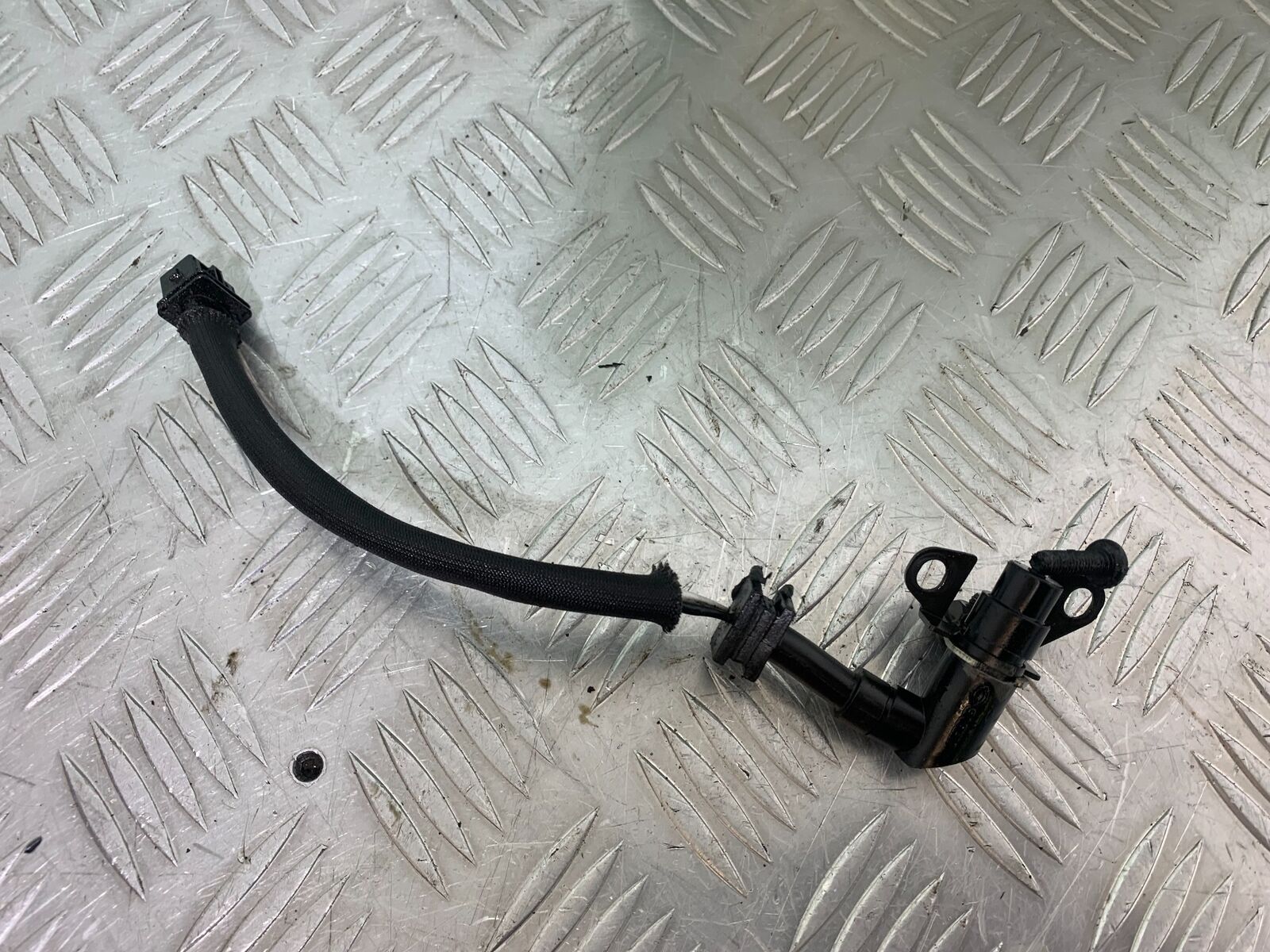 TRIUMPH 955i SPRINT ST IGNITION PICK UP SENSOR YEAR 1999-2004 (STOCK 735)