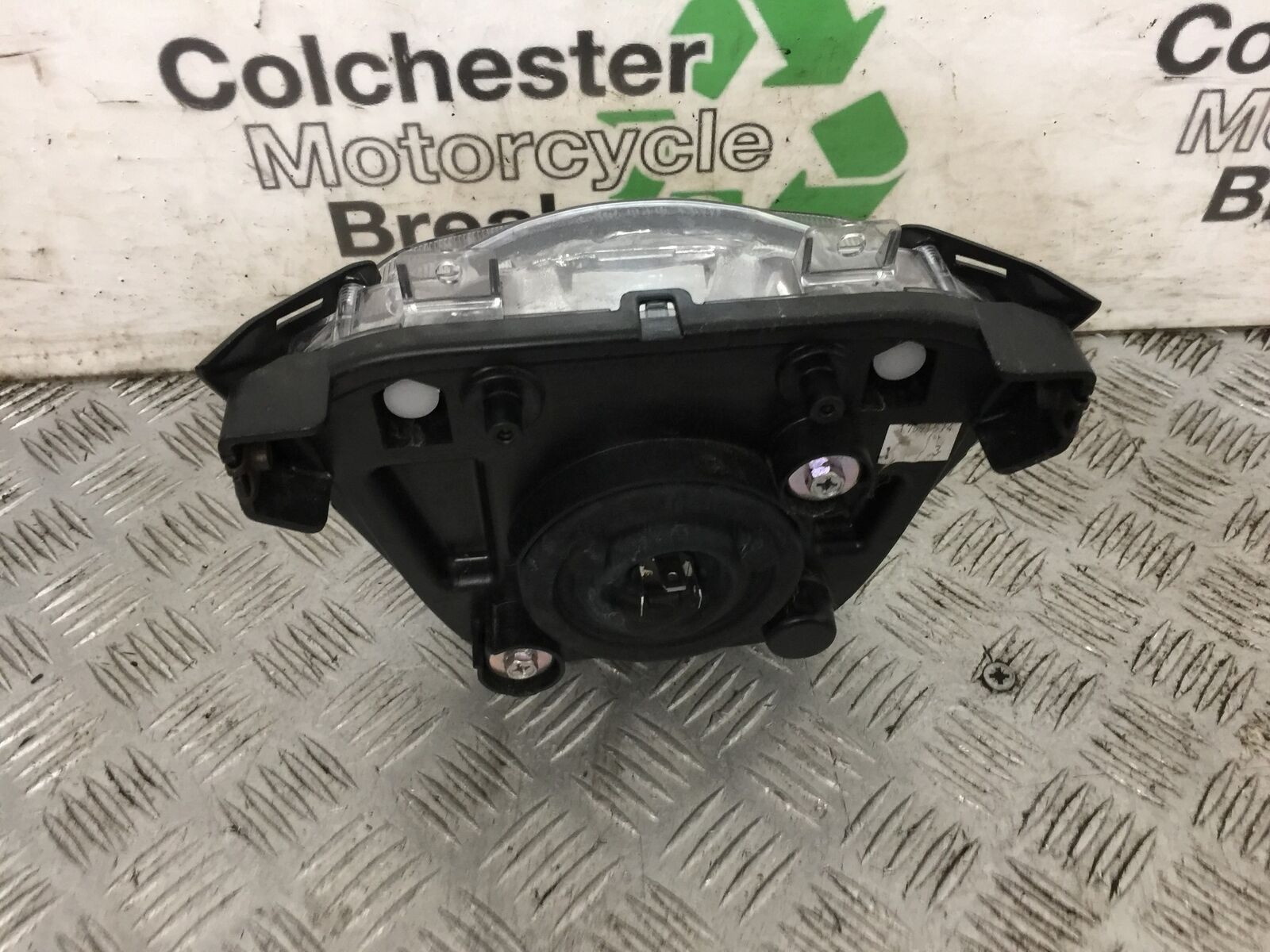 YAMAHA MT03 HEADLIGHT  YEAR 2018  (STOCK 801)