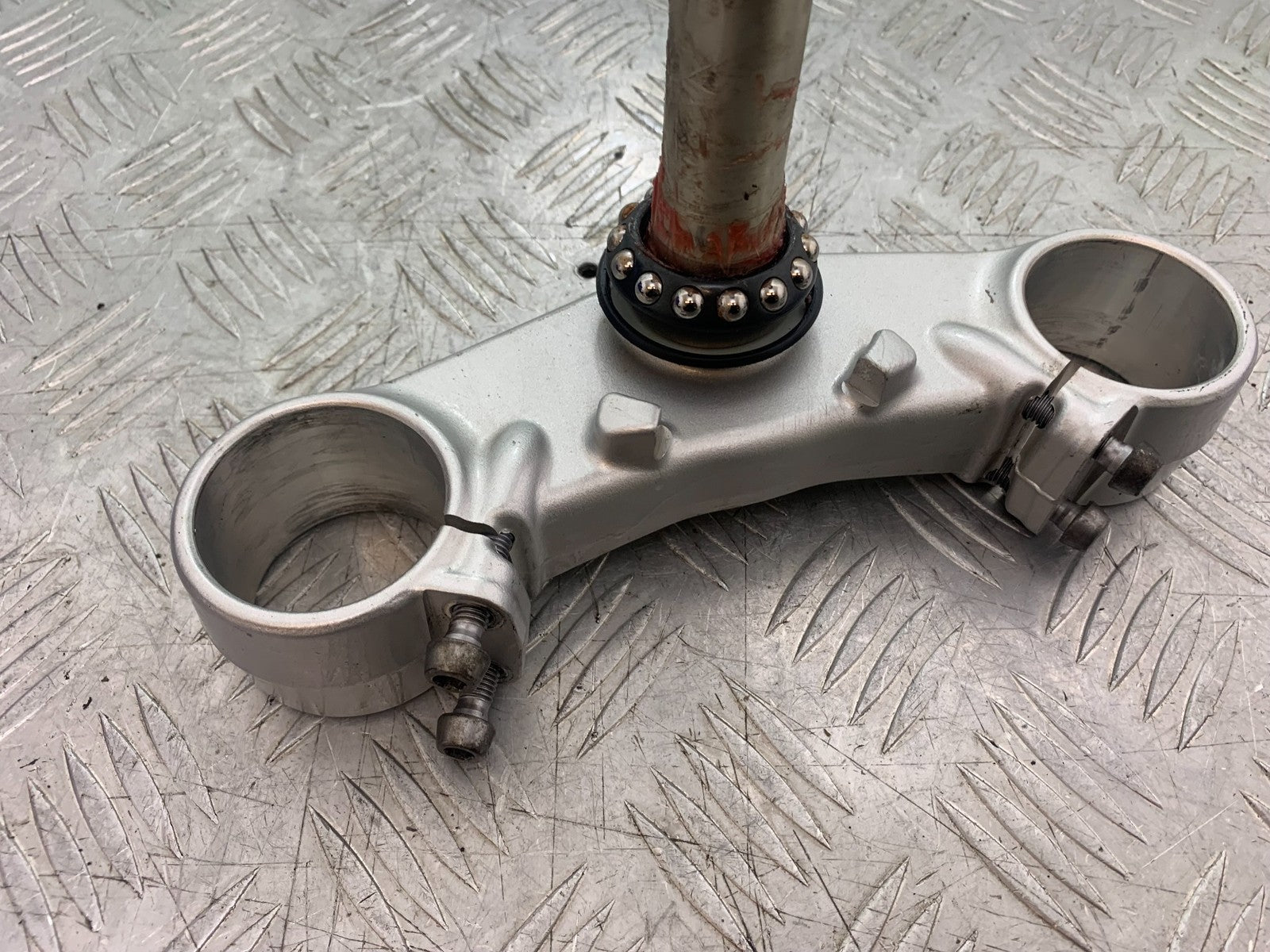 TRIUMPH 675 STREET TRIPLE R BOTTOM YOKE   YEAR 2013 - 2016 (CMB1221)