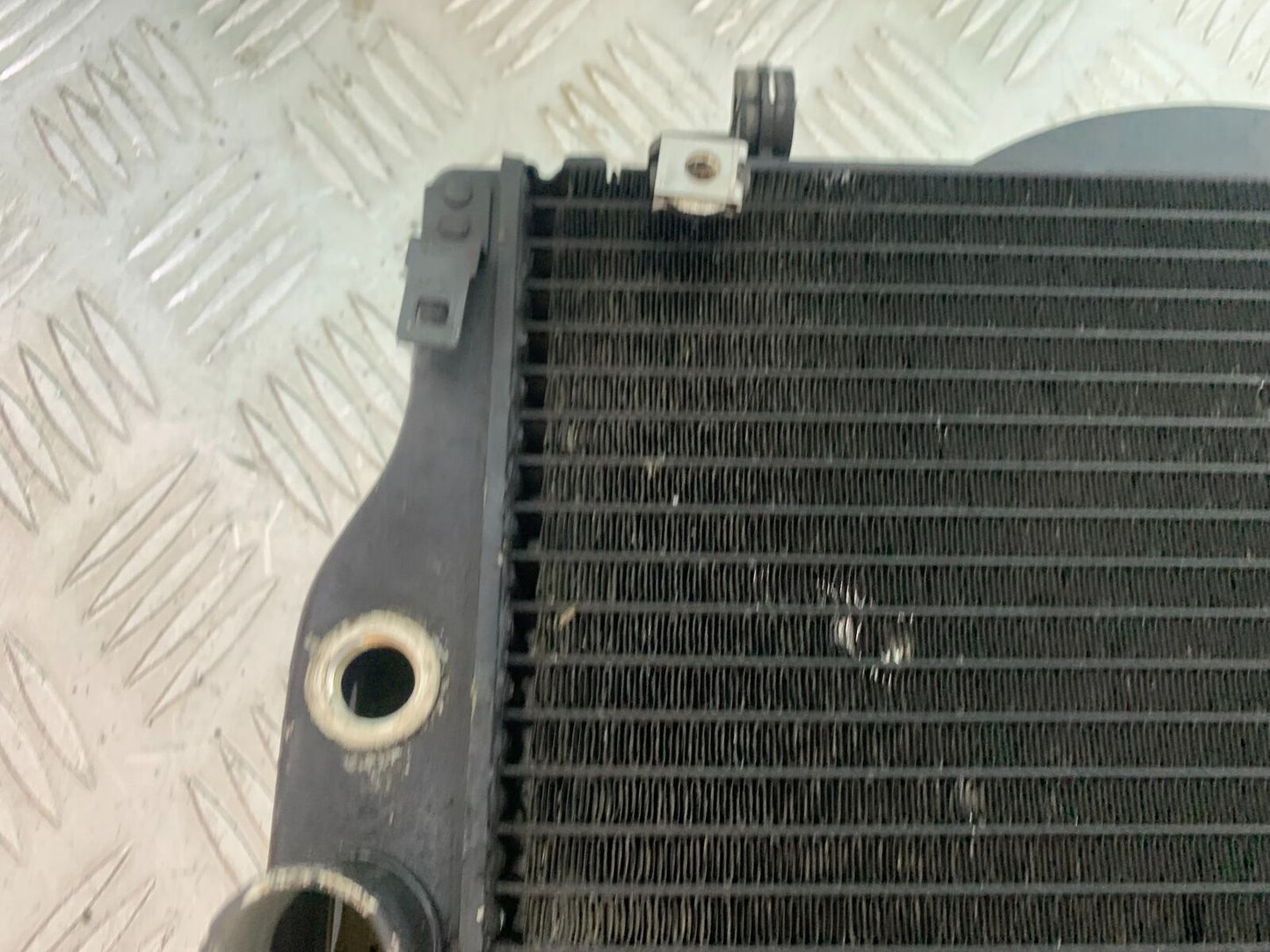 HONDA CBR1100 BLACKBIRD RADIATOR  YEAR 1999-2005 (CMB1103)