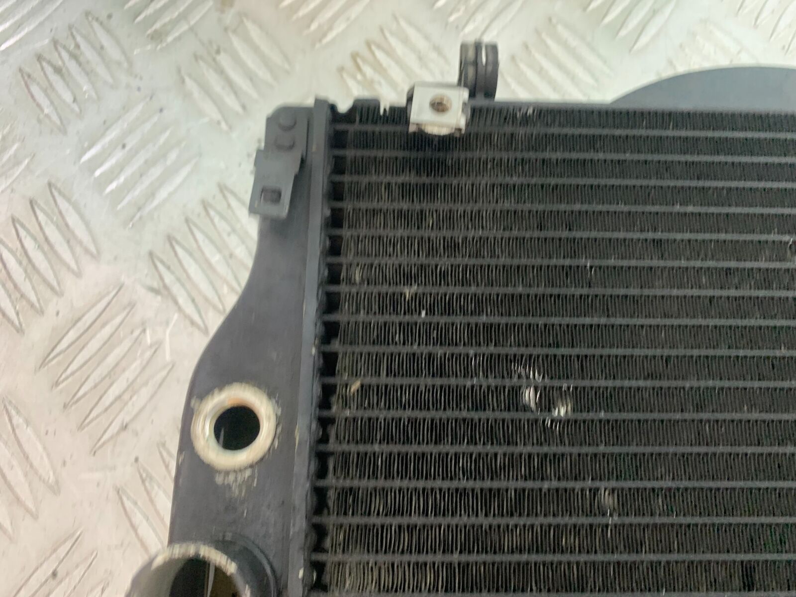 HONDA CBR1100 BLACKBIRD RADIATOR  YEAR 1999-2005 (CMB1103)