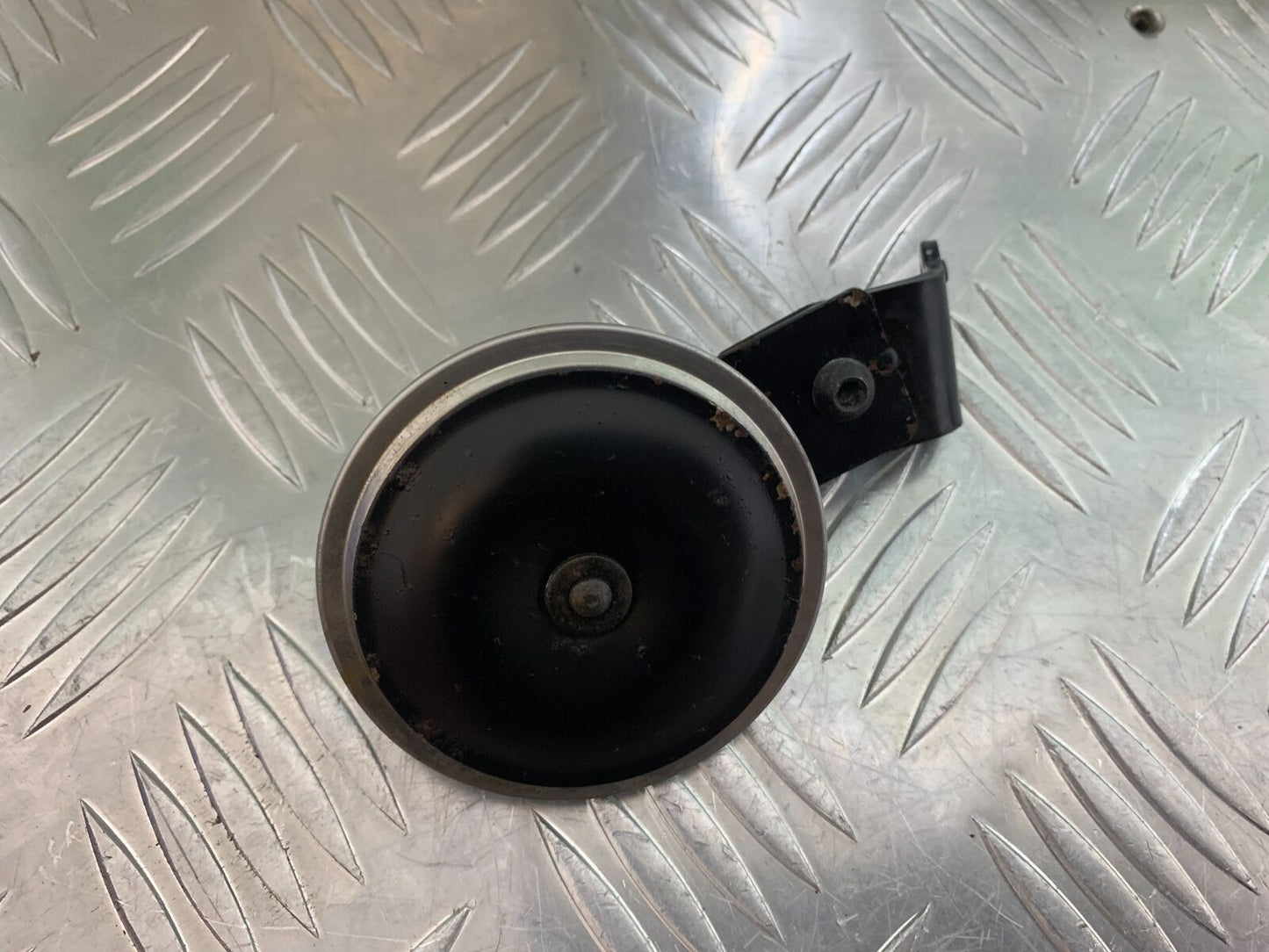 YAMAHA MT09 MT-09 HORN  YEAR 2013-2016  (STOCK 997)