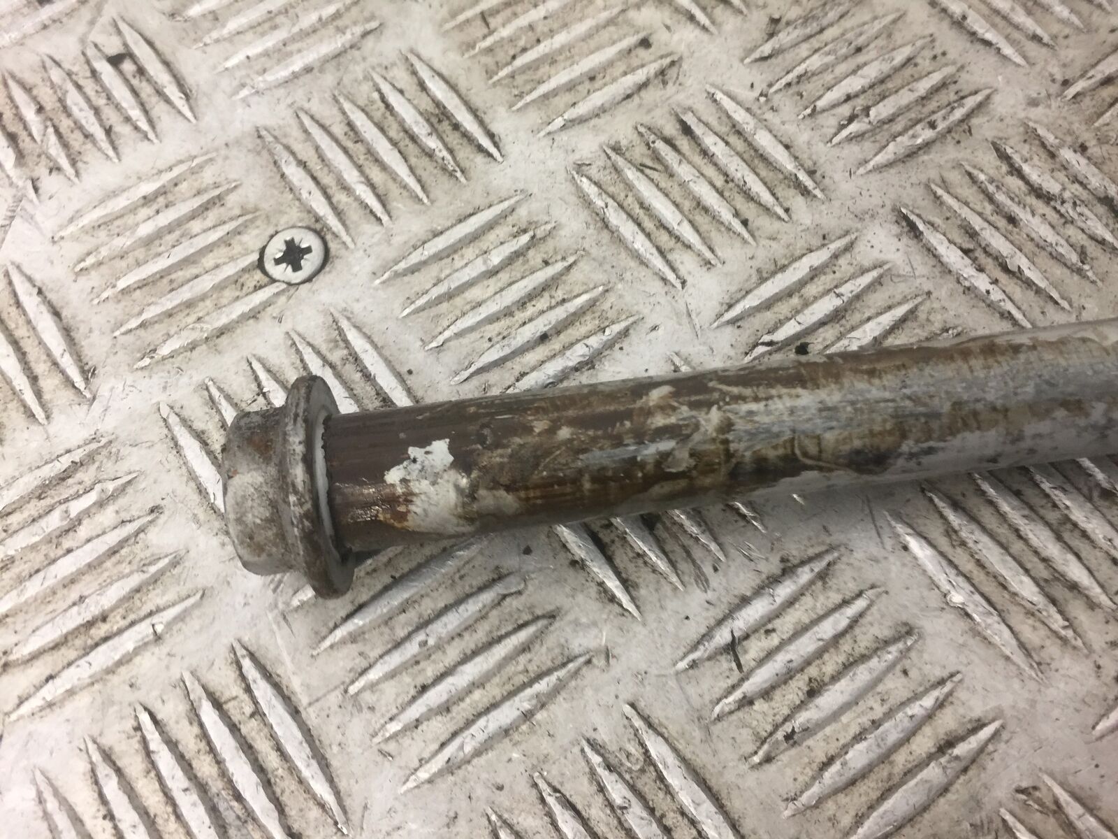 HONDA NC700 NC 700 SWINGARM SPINDLE  YEAR 2012 STOCK 437