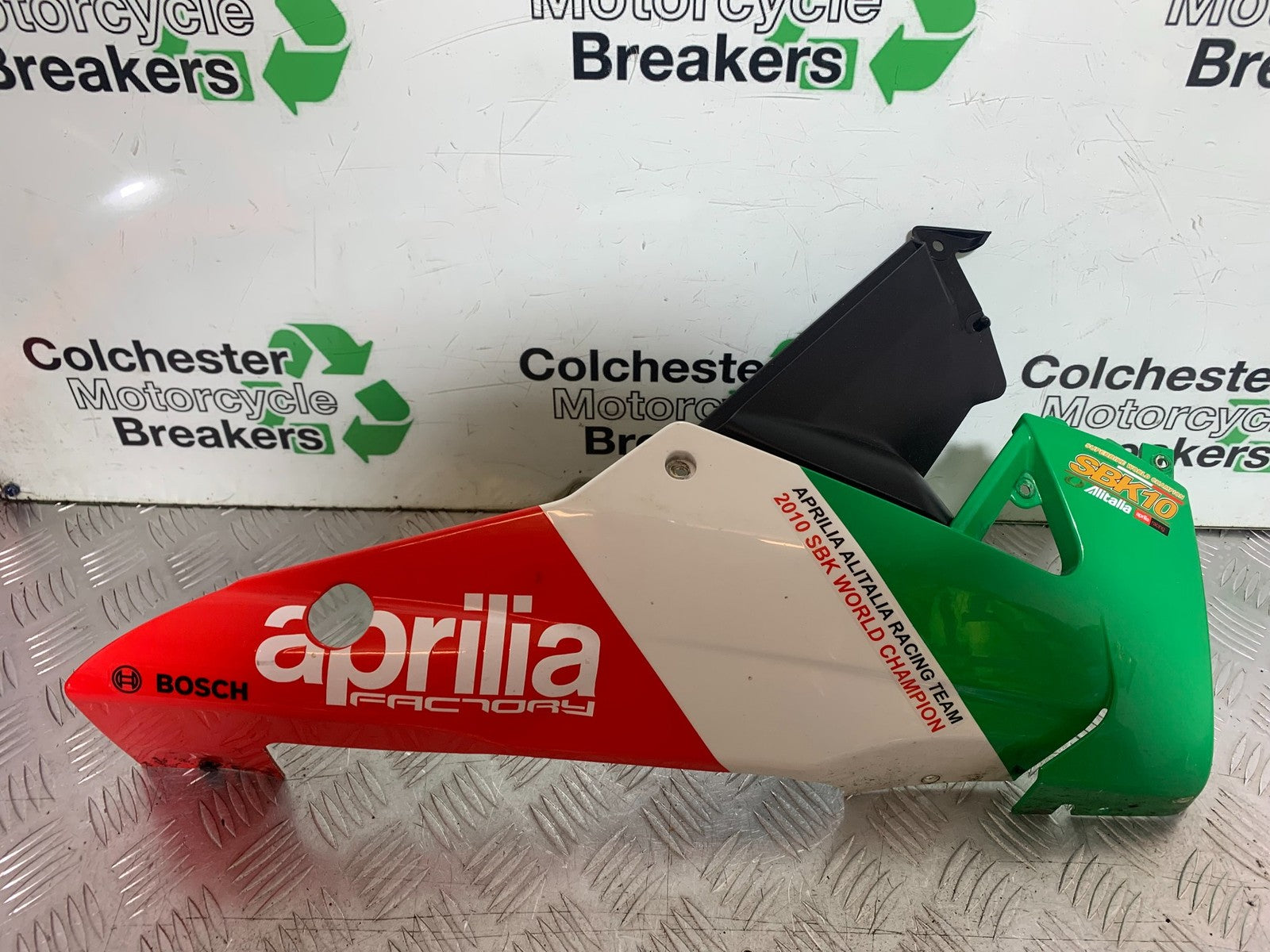 APRILIA RSV4 FACTORY RIGHT LOWER FAIRING PANEL  YEAR 2009-2012 (CMB1224)