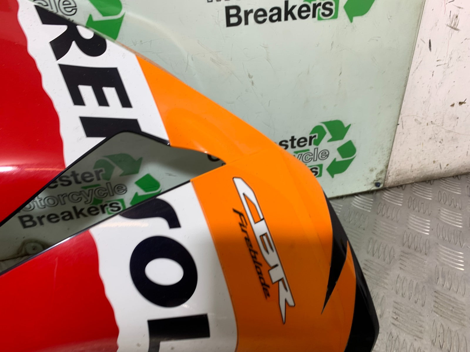 HONDA CBR1000 RR  LEFT FAIRING PANEL YEAR  2008-2011 (CMB1330)
