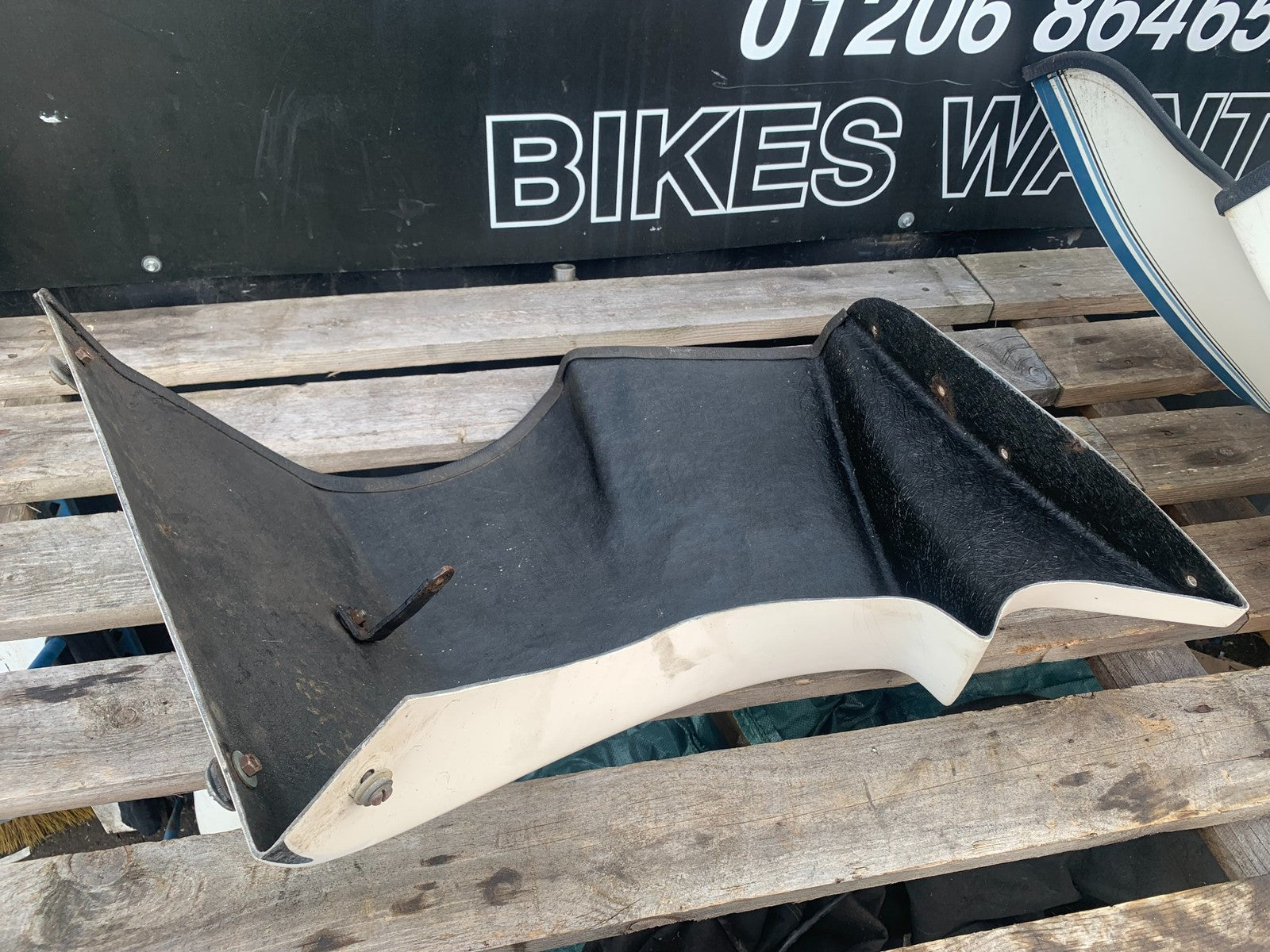 HONDA GL500 GL 500 SILVERWING TOP FAIRING & LOWERS YEAR 1981-82 (CMB1168)