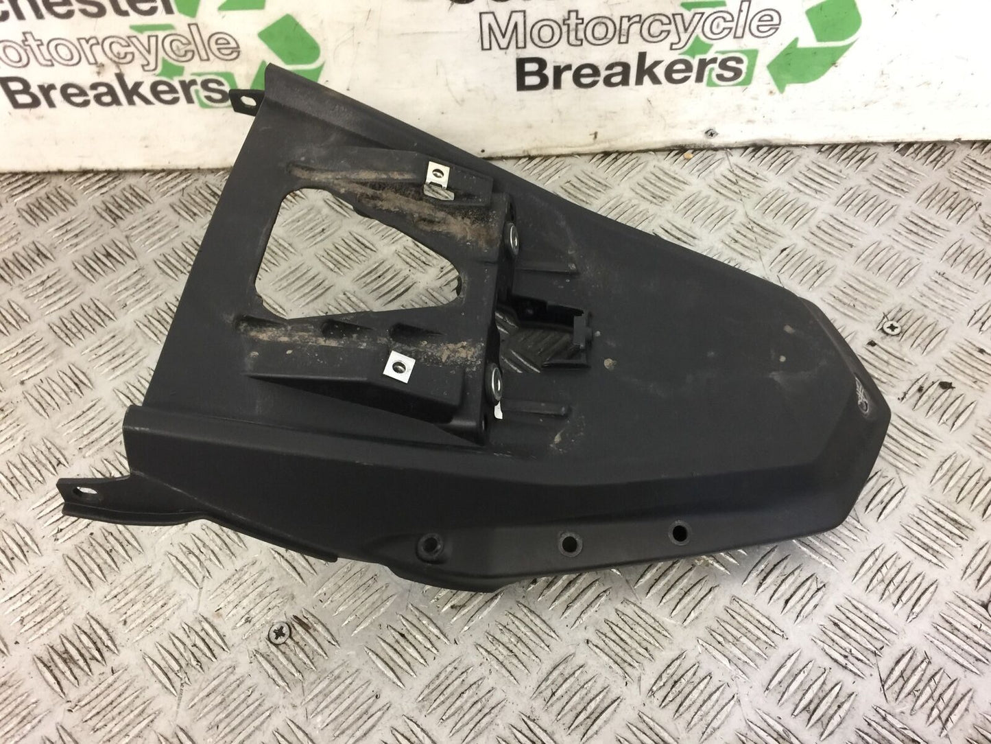 YAMAHA MT 125 MT125 UNDERTRAY YEAR 2014-2019 ABS (STOCK 477)