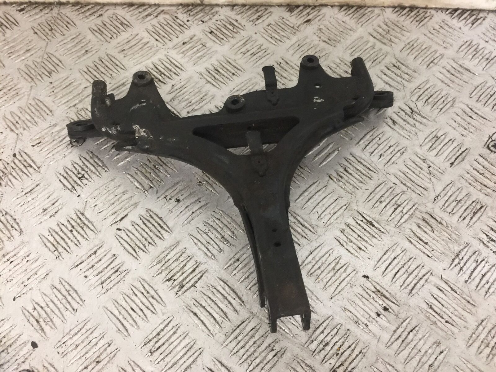 KAWASAKI ZX9R ZX9 E1 FAIRING BRACKET  YEAR 2000 (STOCK 795)