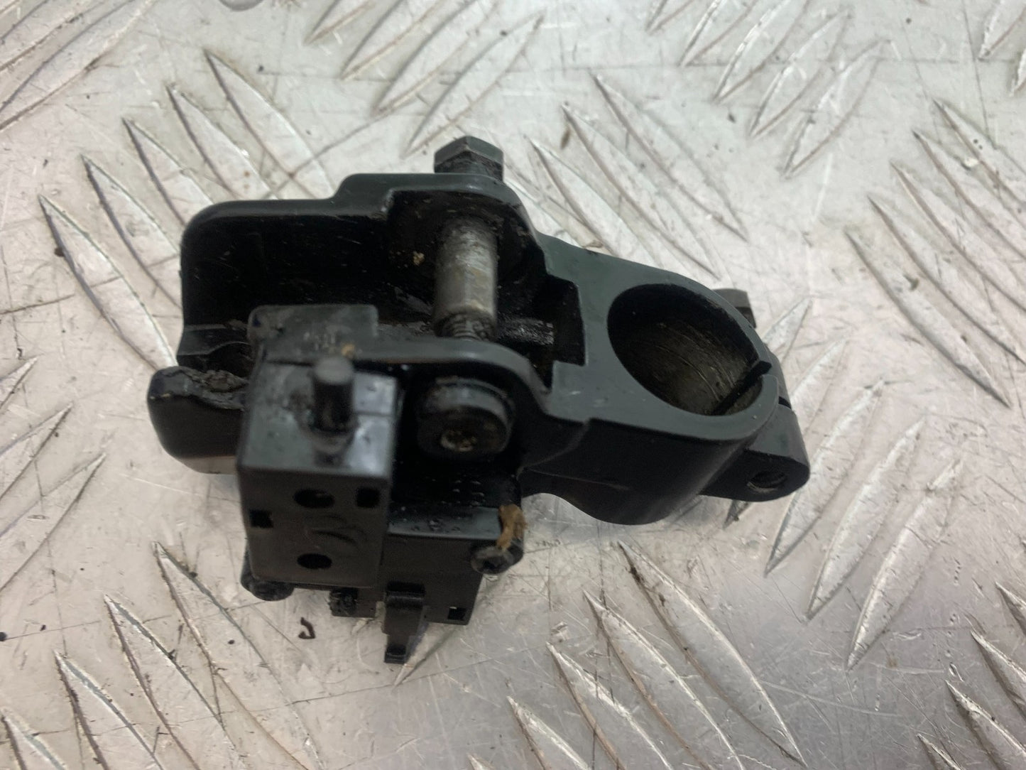 ROYAL ENFIELD HIMALAYAN 411 CLUTCH LEVER BRACKET  YEAR 2018-2023 (CMB1279)