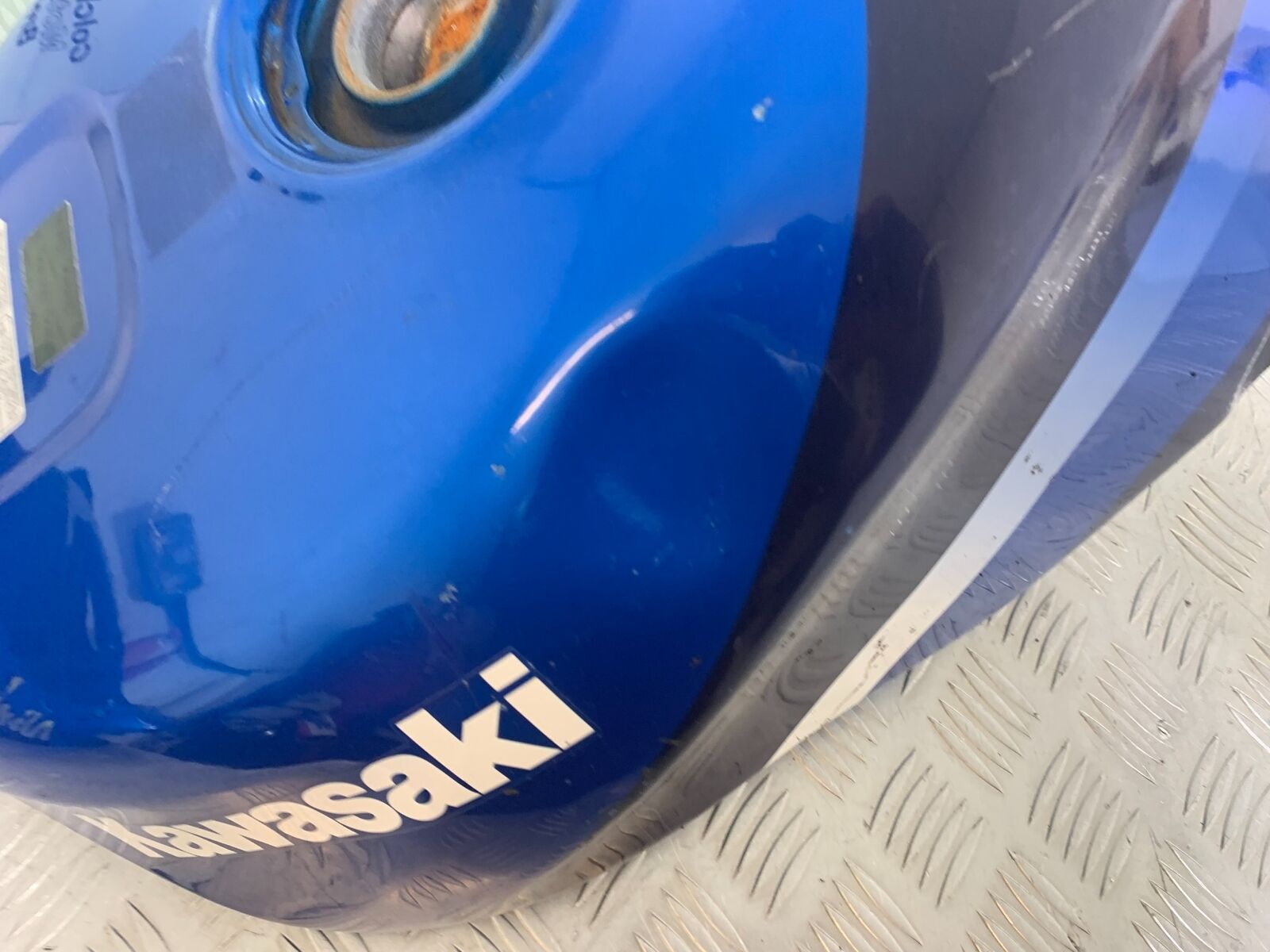 KAWASAKI ZX6R ZX6 J PETROL TANK  YEAR 2000 (CMB1129)
