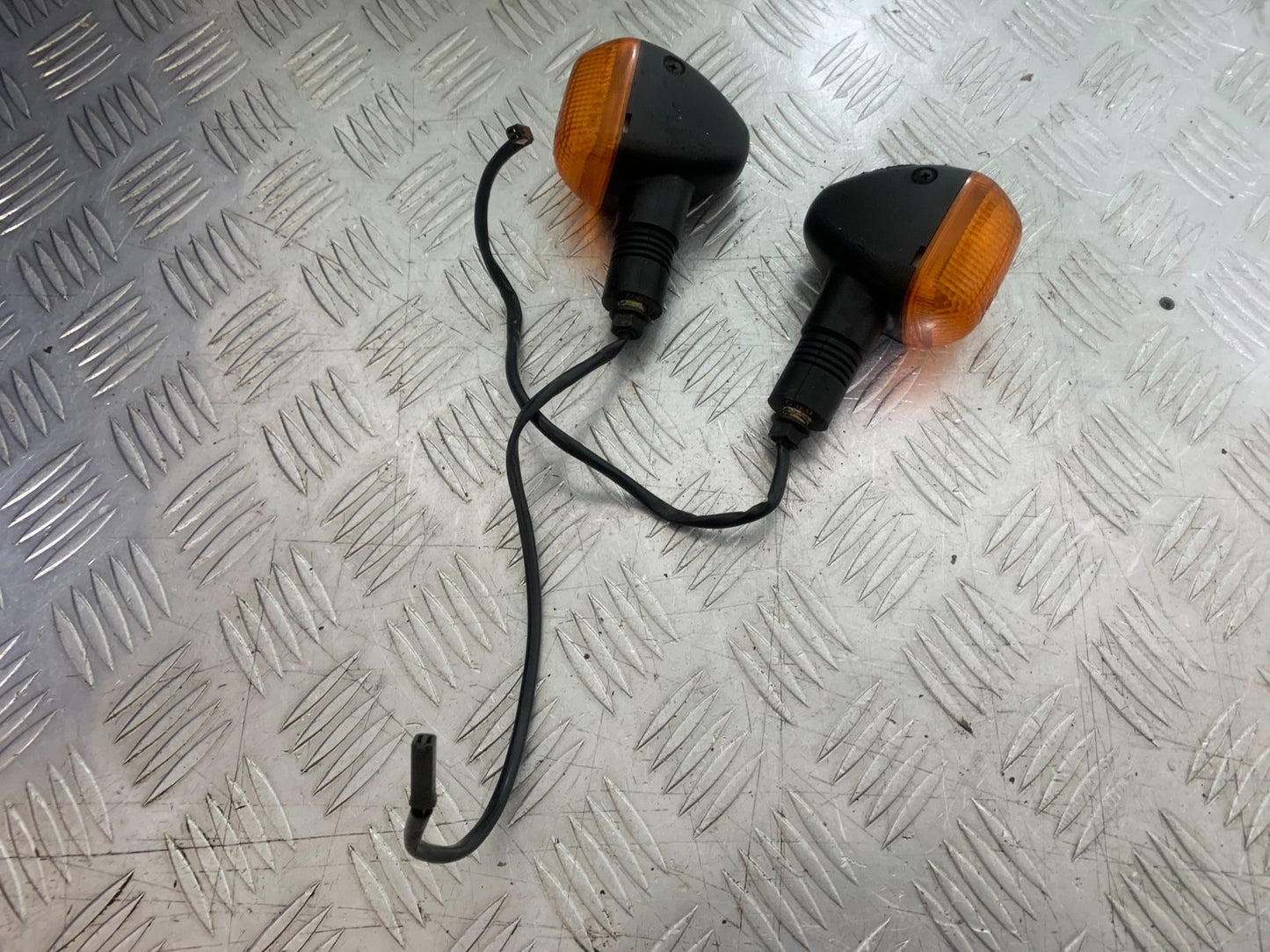 SUZUKI GS500 GS 500 2X FRONT INDICATORS YEAR 2001-2008 (CMB1254)