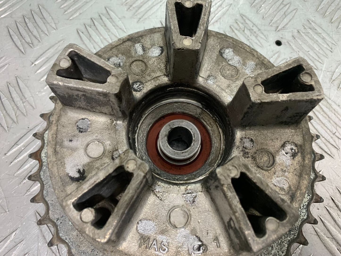 HONDA CB600 CB 600 HORNET SPROCKET CARRIER  YEAR 1998-2002 (CMB1297)