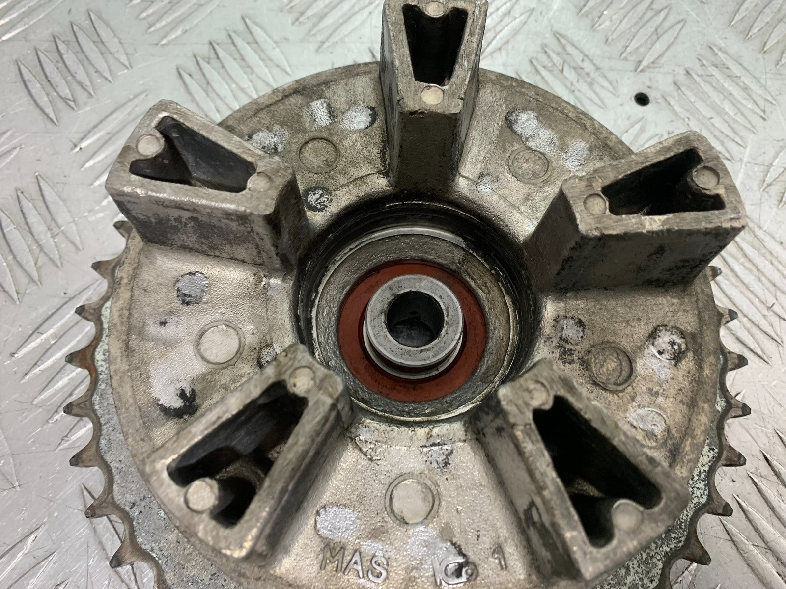 HONDA CB600 CB 600 HORNET SPROCKET CARRIER  YEAR 1998-2002 (CMB1297)