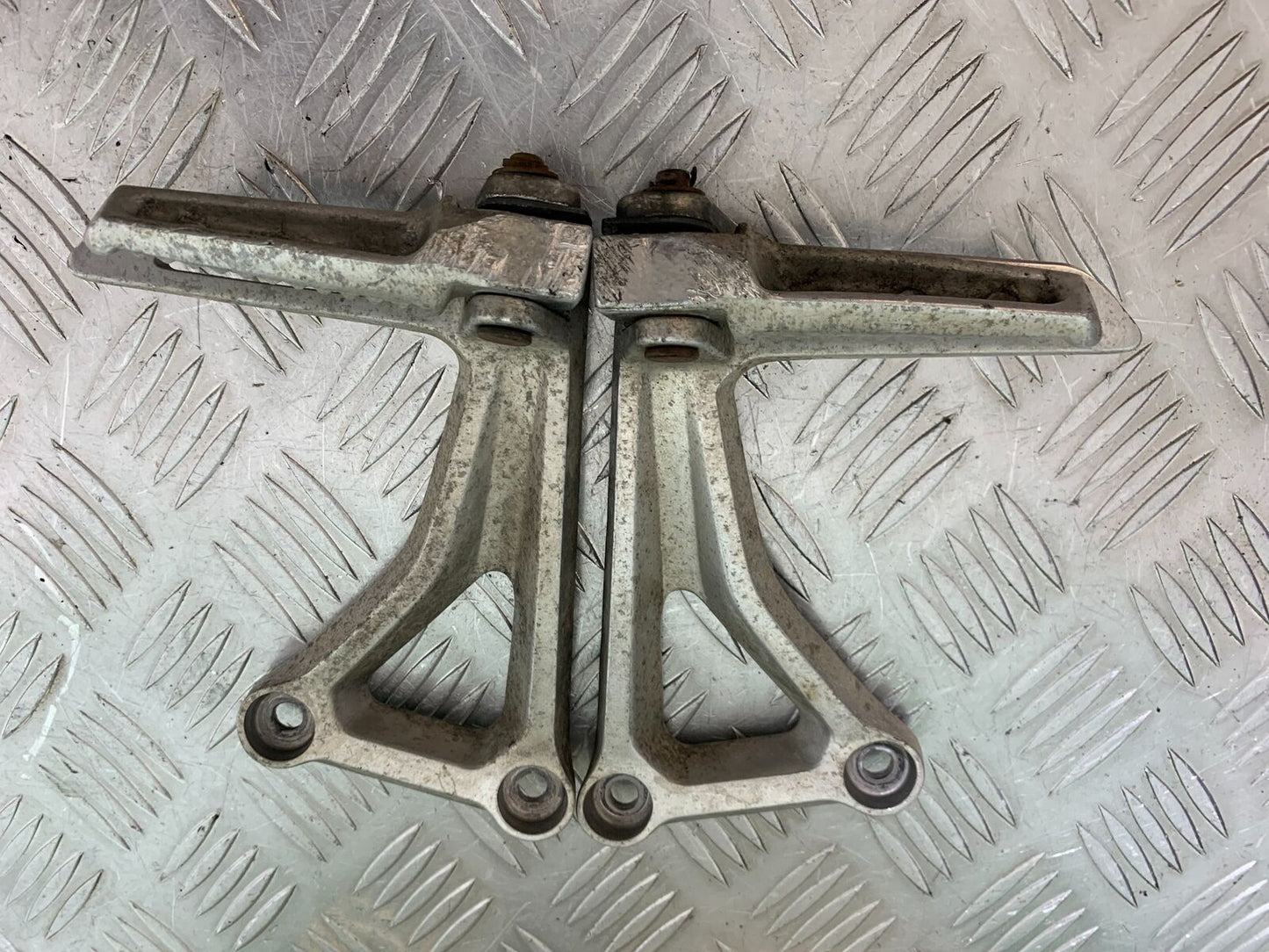 HONDA CB650F CB 650 FA-E REAR HANGERS AND PEGS  YEAR 2014-2017 (CMB1065)