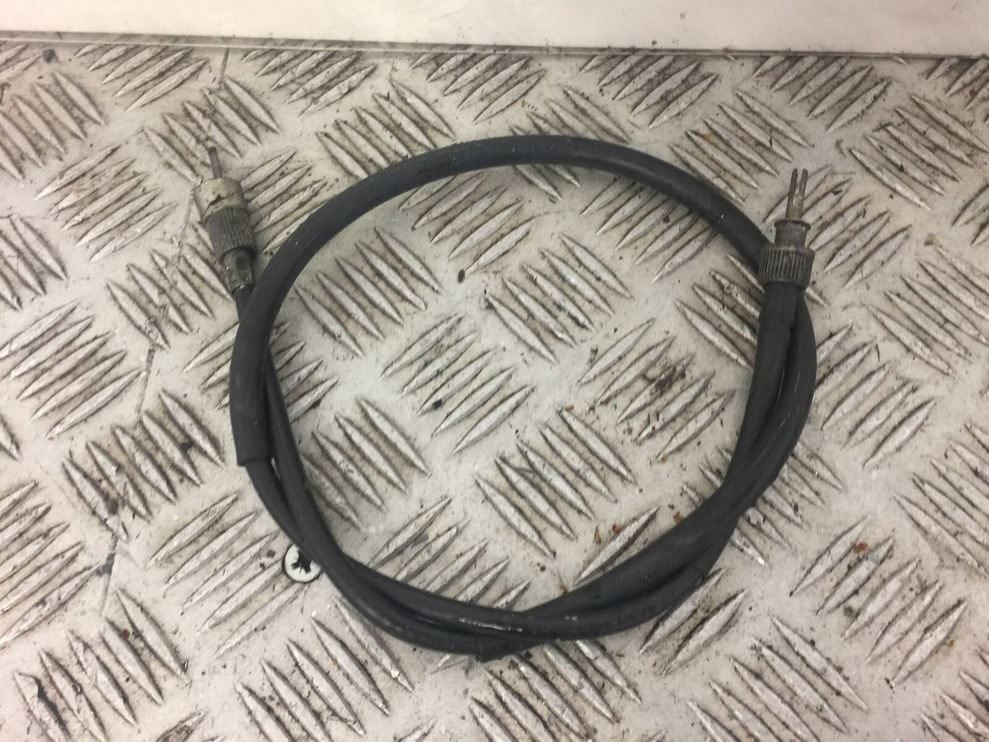 KAWASAKI GPZ305 GPZ 305 SPEEDO CABLE   YEAR 1990