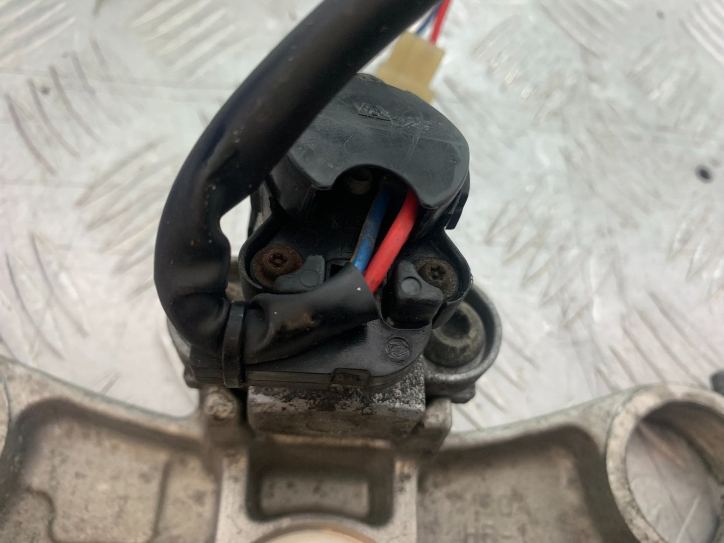 HONDA VFR800 PRE V-TEC LOCKS AND KEY YEAR 1998-2001 (CMB1233)