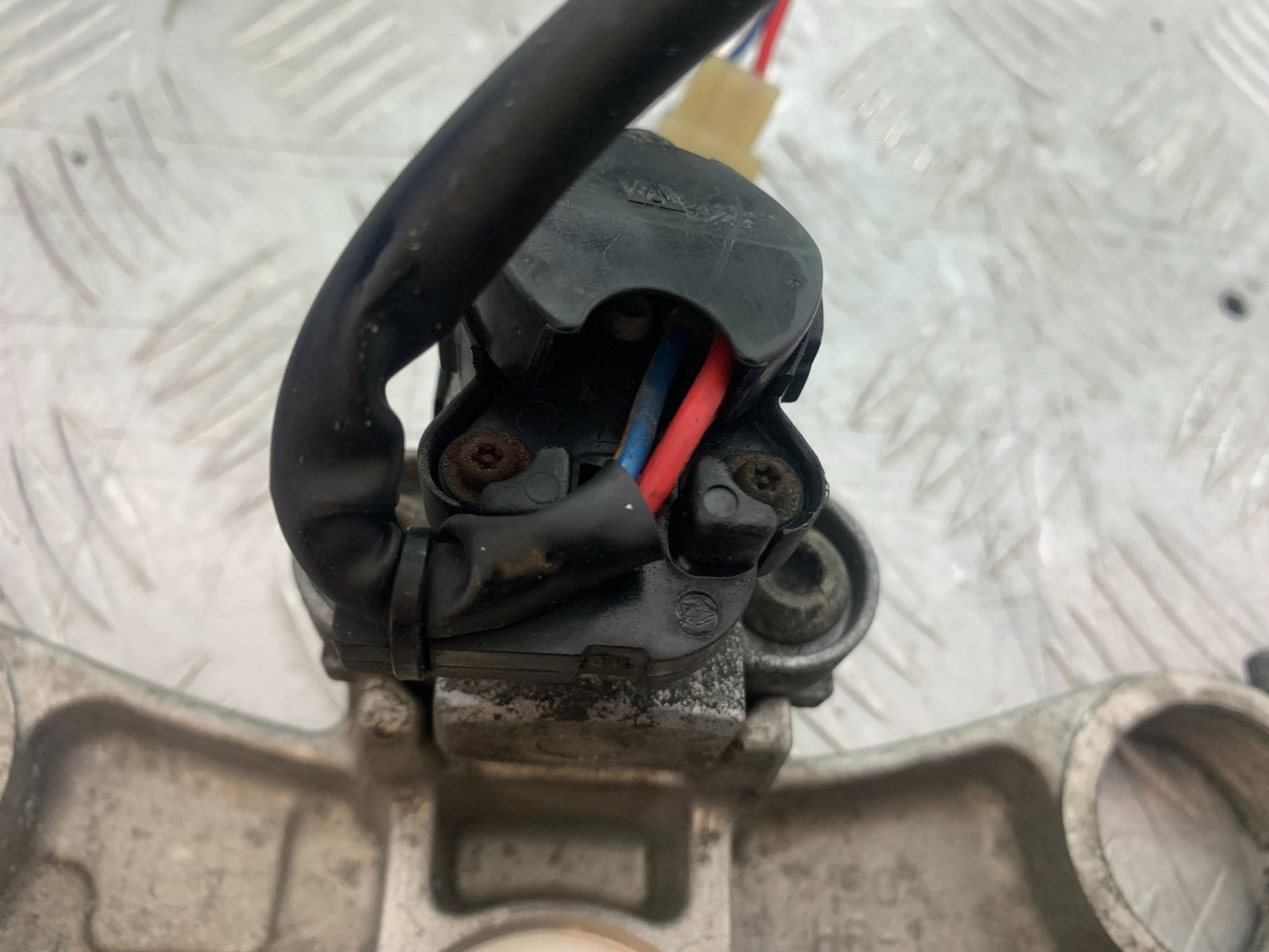 HONDA VFR800 PRE V-TEC LOCKS AND KEY YEAR 1998-2001 (CMB1233)
