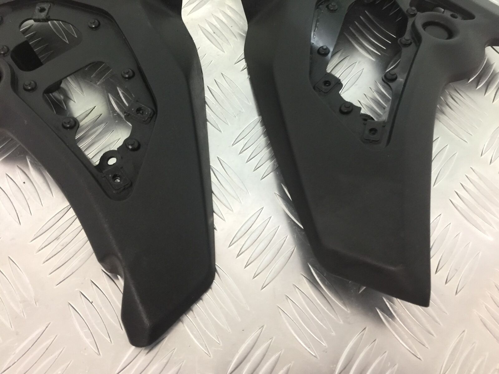 KAWASAKI VN 650 VULCAN LEFT & RIGHT FRAME  COVERS YEAR 2017-2021 (STOCK 924)