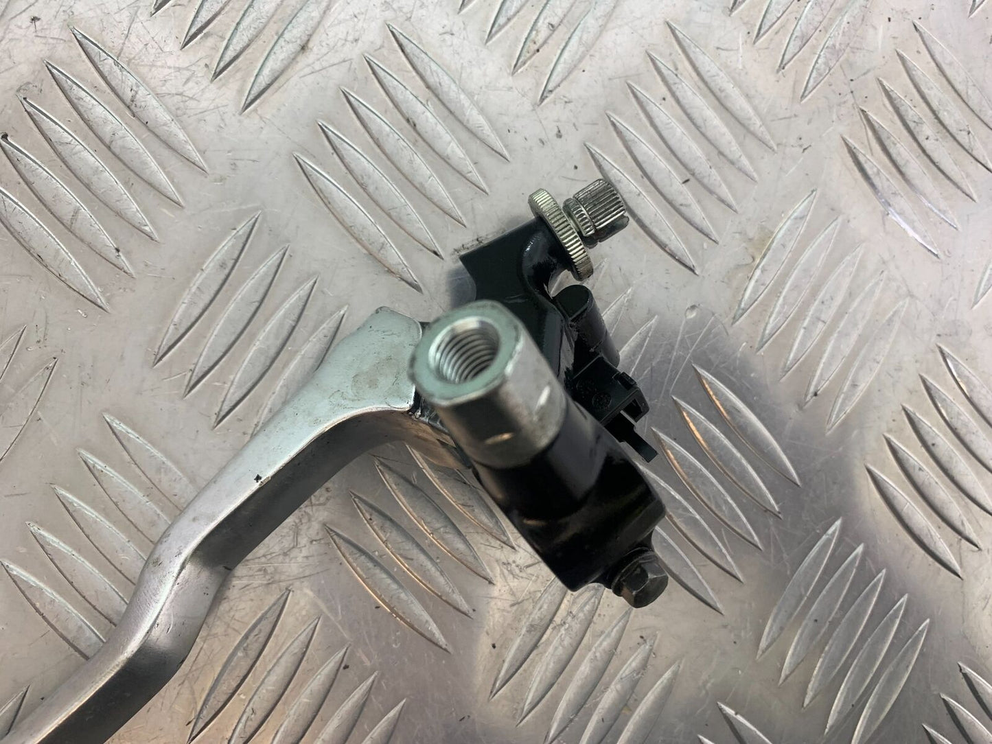 SUZUKI DL 650 V-STROM CLUTCH LEVER AND BRACKET  YEAR 2016 (STOCK 996)
