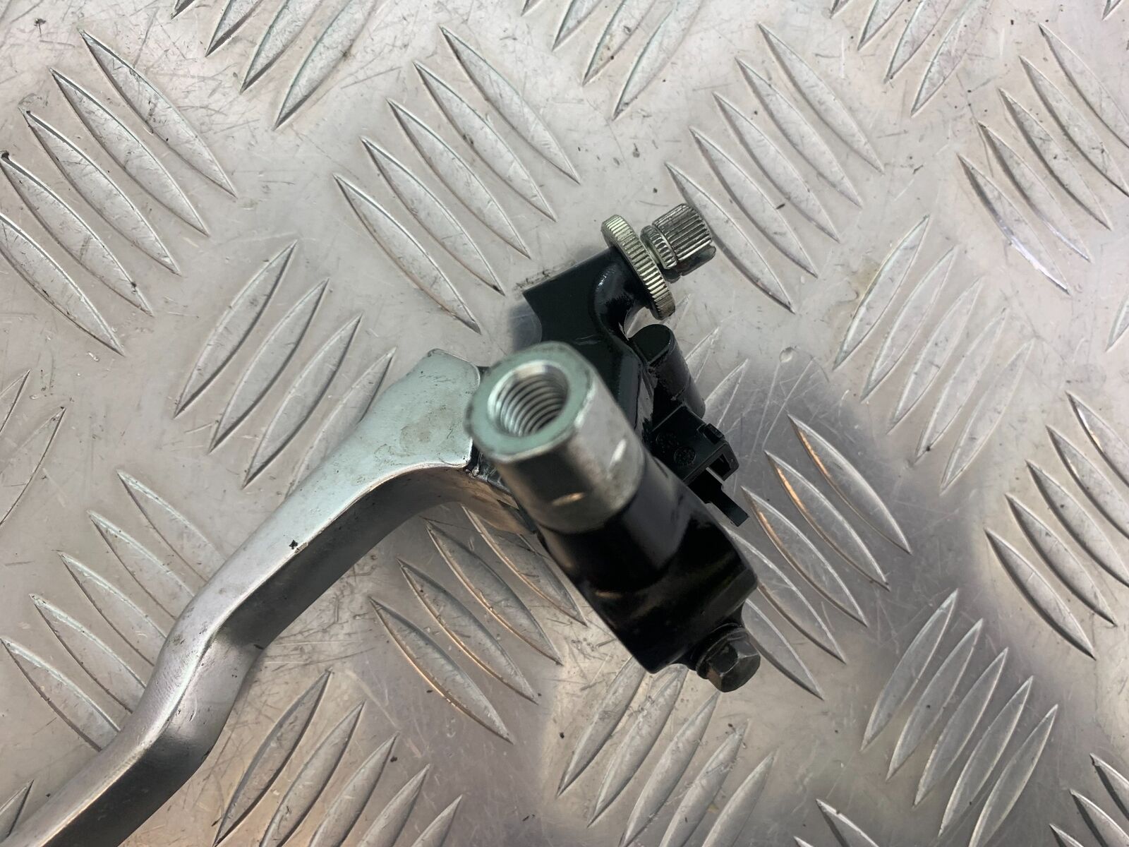 SUZUKI DL 650 V-STROM CLUTCH LEVER AND BRACKET  YEAR 2016 (STOCK 996)