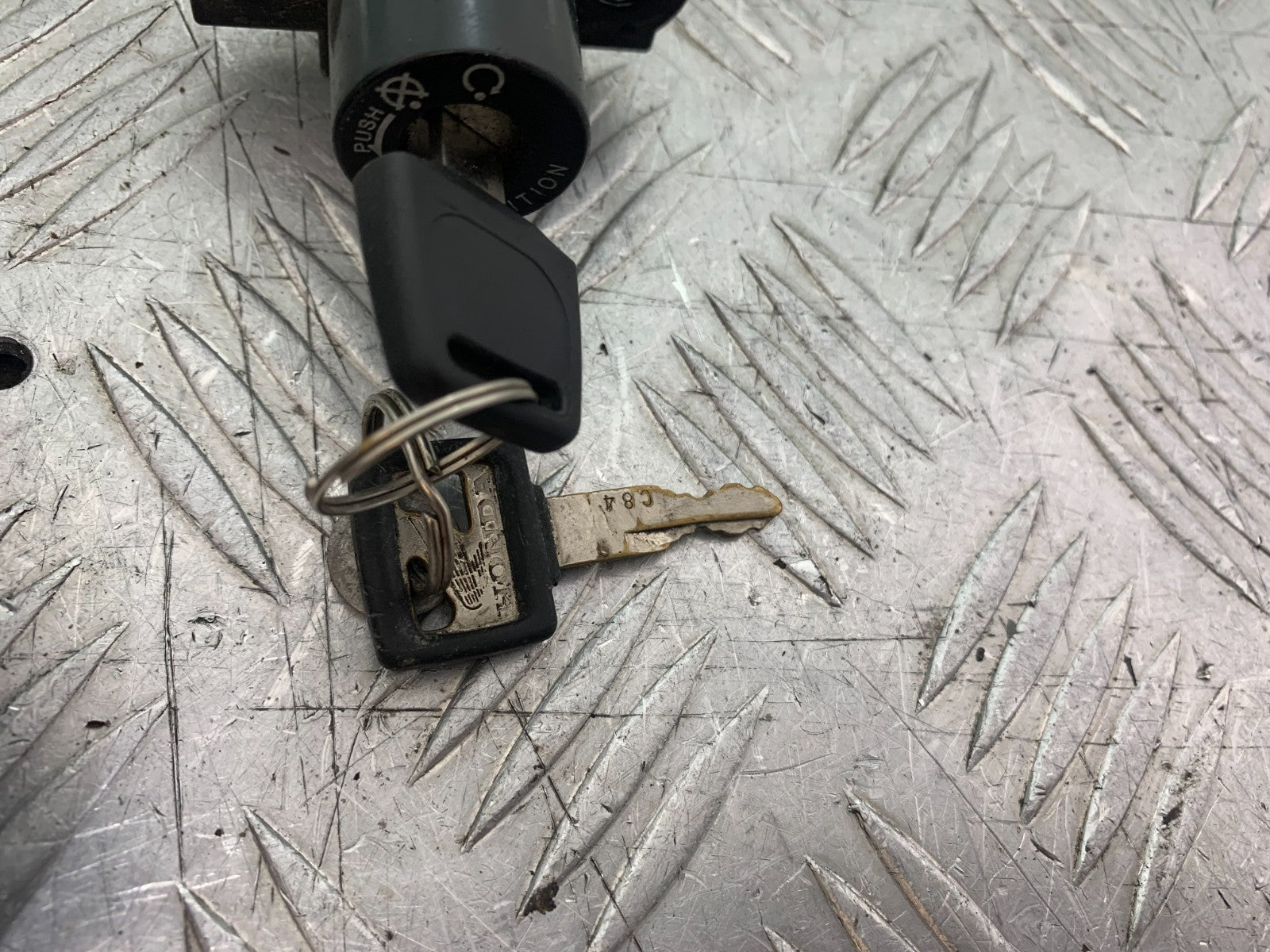 HONDA VT700 VT 700 SHADOW LOCKS AND KEYS   YEAR 1984-85 (CMB1328)