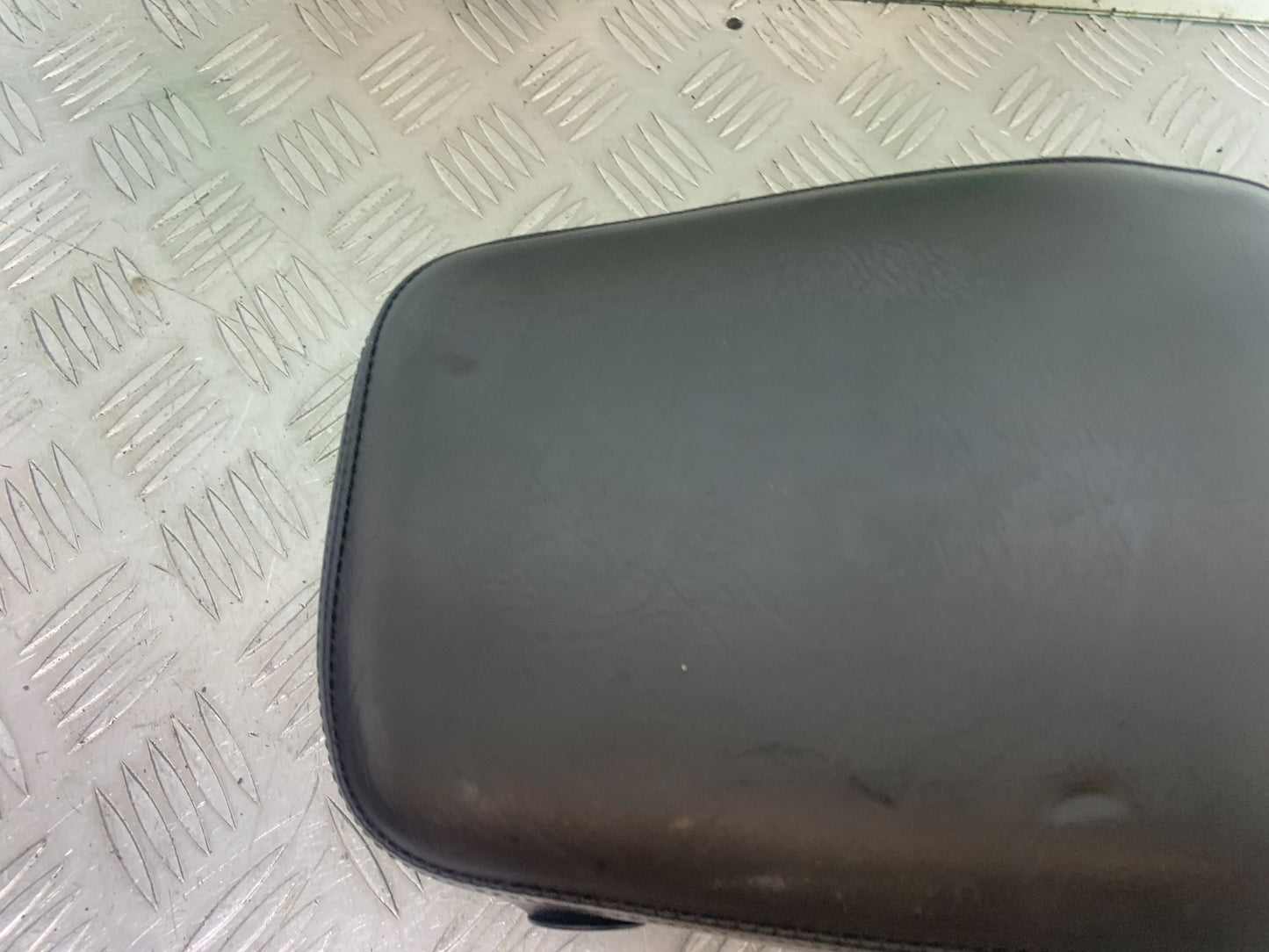 YAMAHA XV535 XV 535 VIRAGO REAR SEAT   YEAR 1994-02 (CMB1162)
