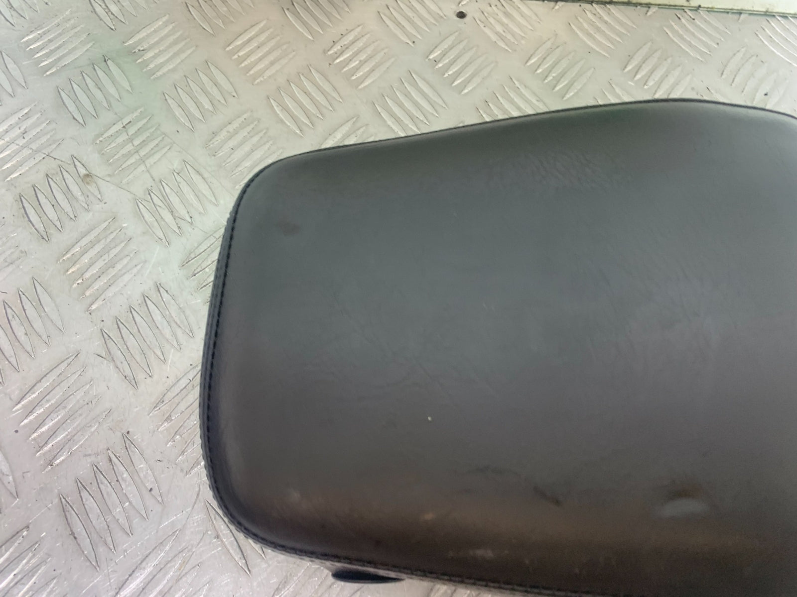 YAMAHA XV535 XV 535 VIRAGO REAR SEAT   YEAR 1994-02 (CMB1162)