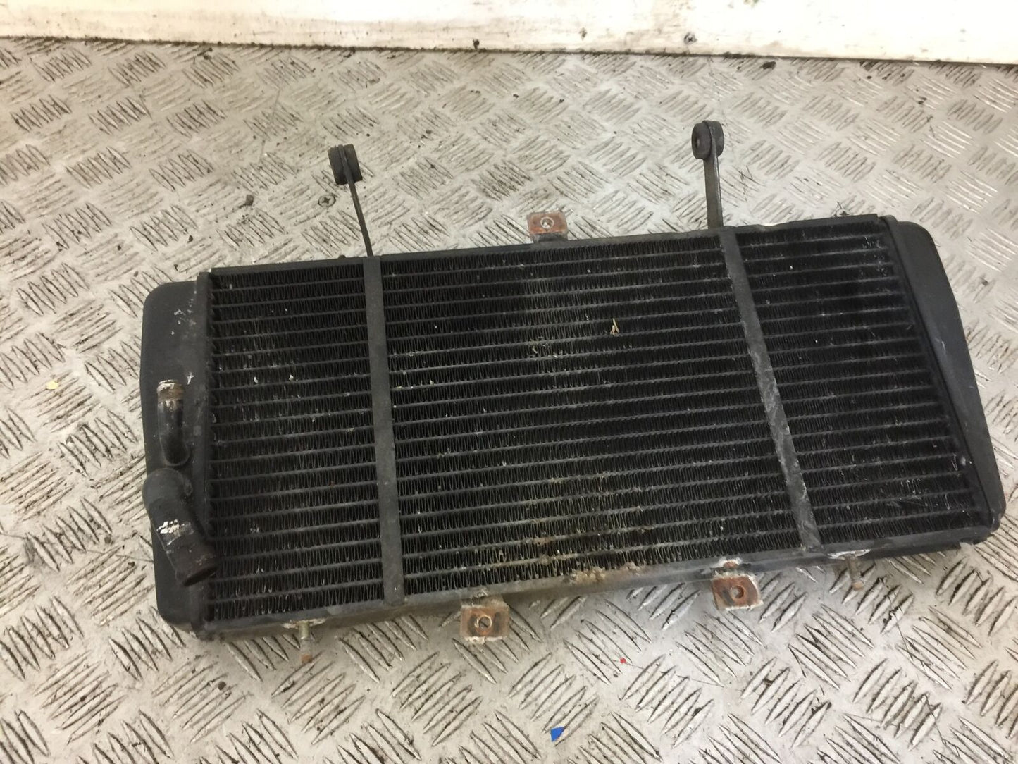 TRIUMPH 955i SPRINT ST RADIATOR   YEAR 1999-2004 (STOCK 735)