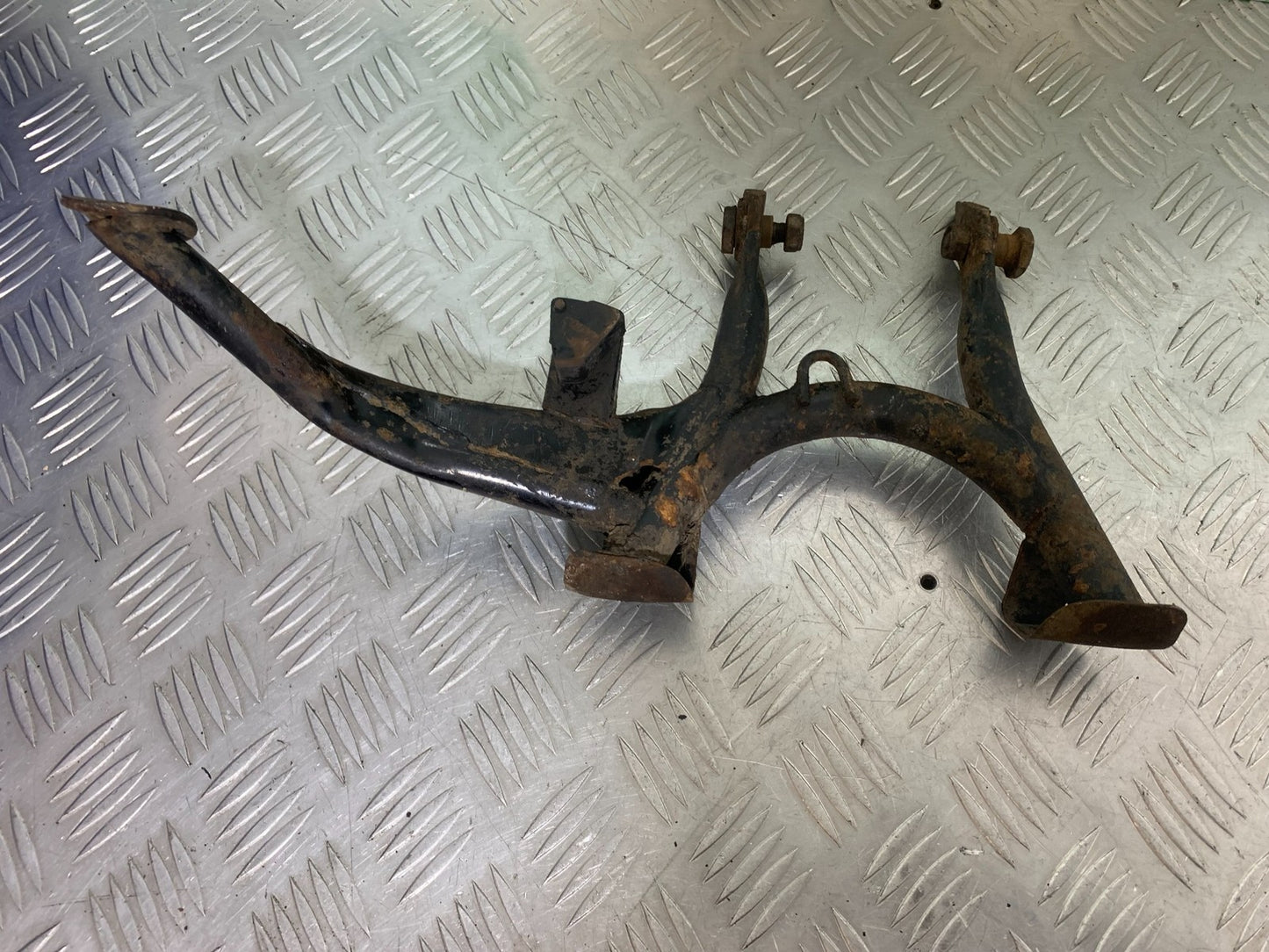 YAMAHA XJR1300 XJR 1300 CENTER STAND  1999-2003 (CMB1119)