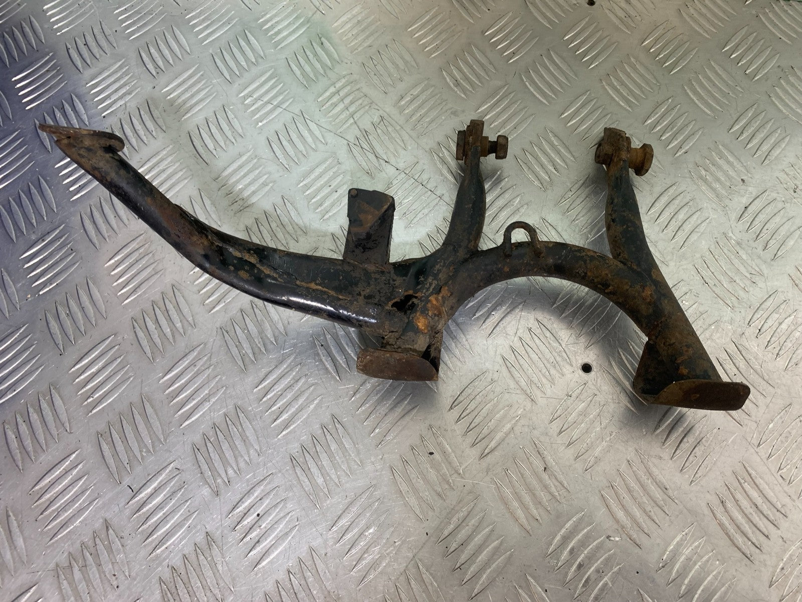 YAMAHA XJR1300 XJR 1300 CENTER STAND  1999-2003 (CMB1119)