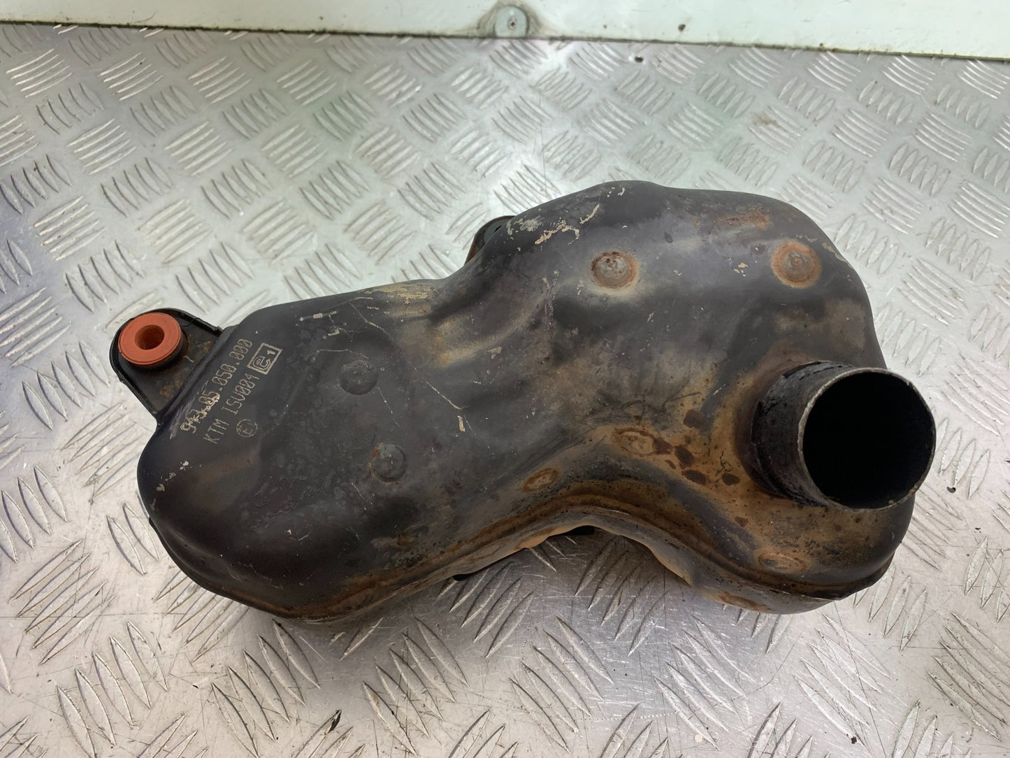 KTM DUKE 125 EXHAUST COLLECTOR BOX   YEAR 2017-2022 (CMB1274)