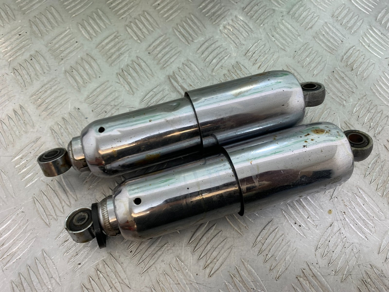 YAMAHA XV1100 XV 1100 VIRAGO REAR SHOCKS 1990-1999 (CMB1190)