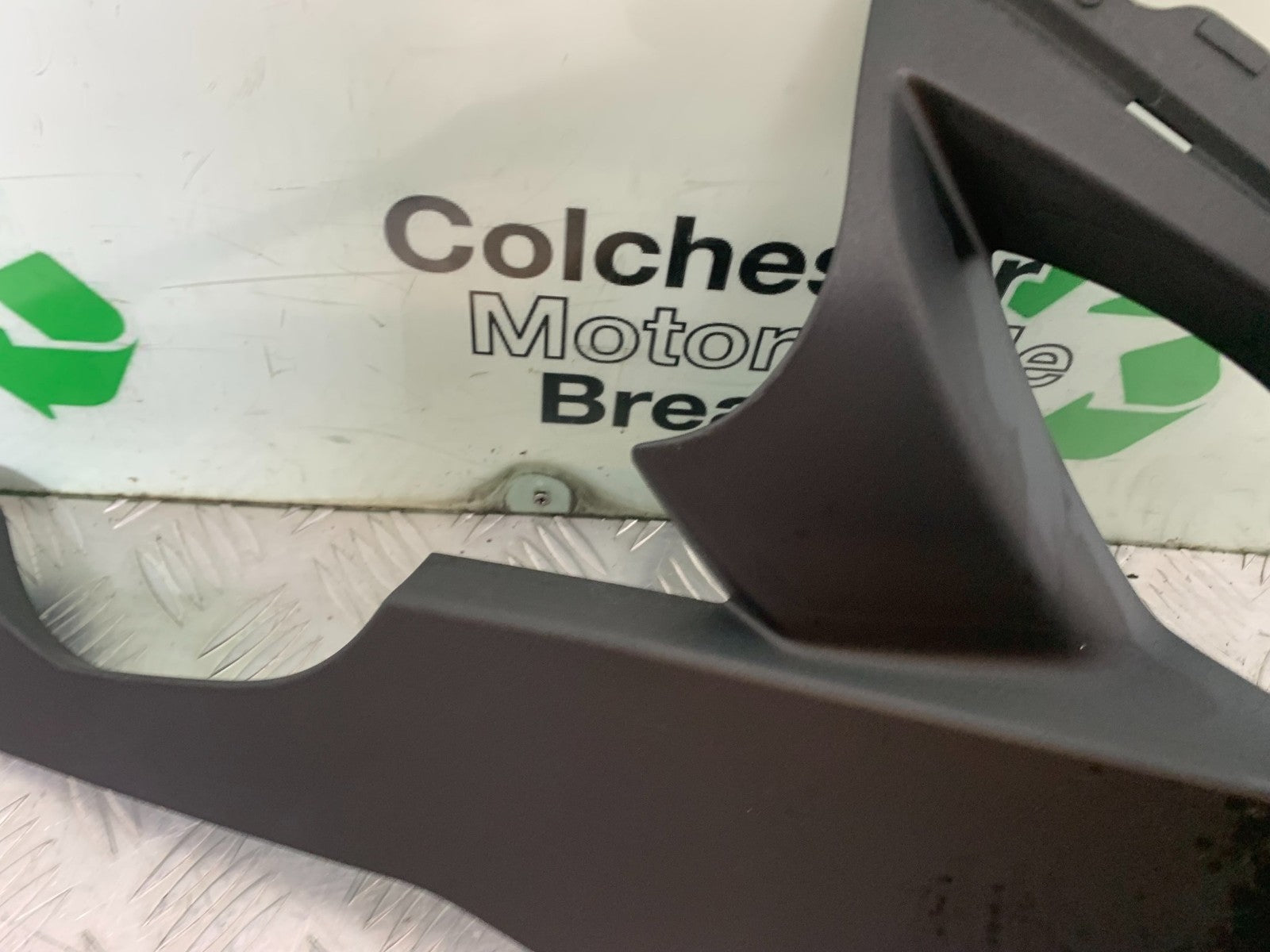 KAWASAKI ZX10R ZX10 R RIGHT BELLYPAN   2008-2010 (CMB1301)