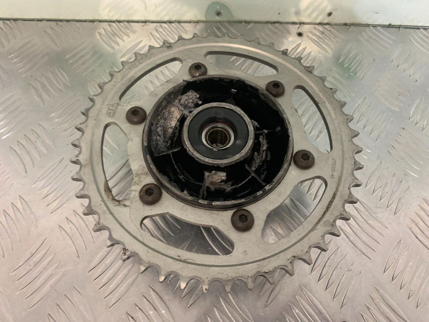 HONDA XL650 V TRANSALP REAR SPROCKET CARRIER YEAR 2001-2006 (STOCK 975)