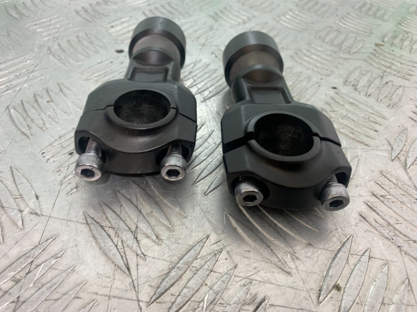 YAMAHA XSR900 XSR 900 HANDLEBAR RISERS  YEAR 2022-2024 (CMB1215)