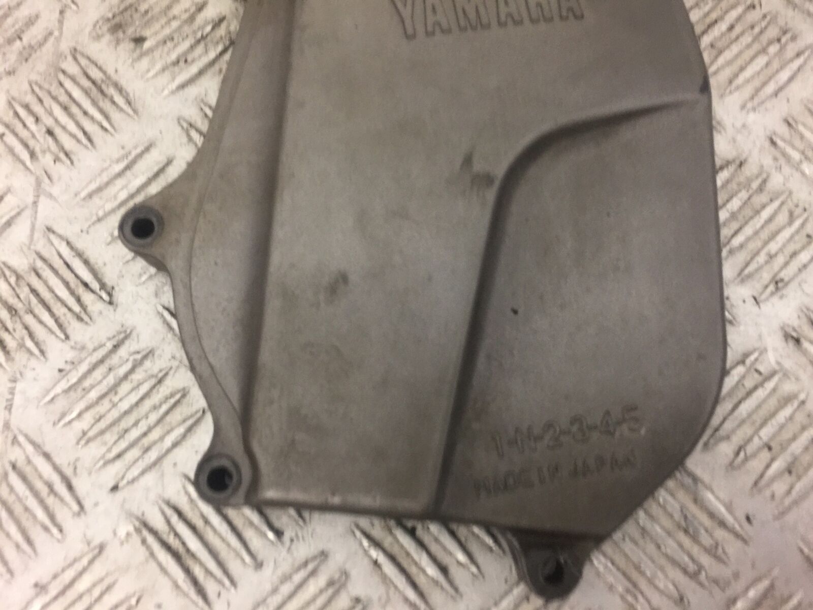 YAMAHA TDM850 TDM 850 SPROCKET COVER  YEAR 1992 STOCK 399